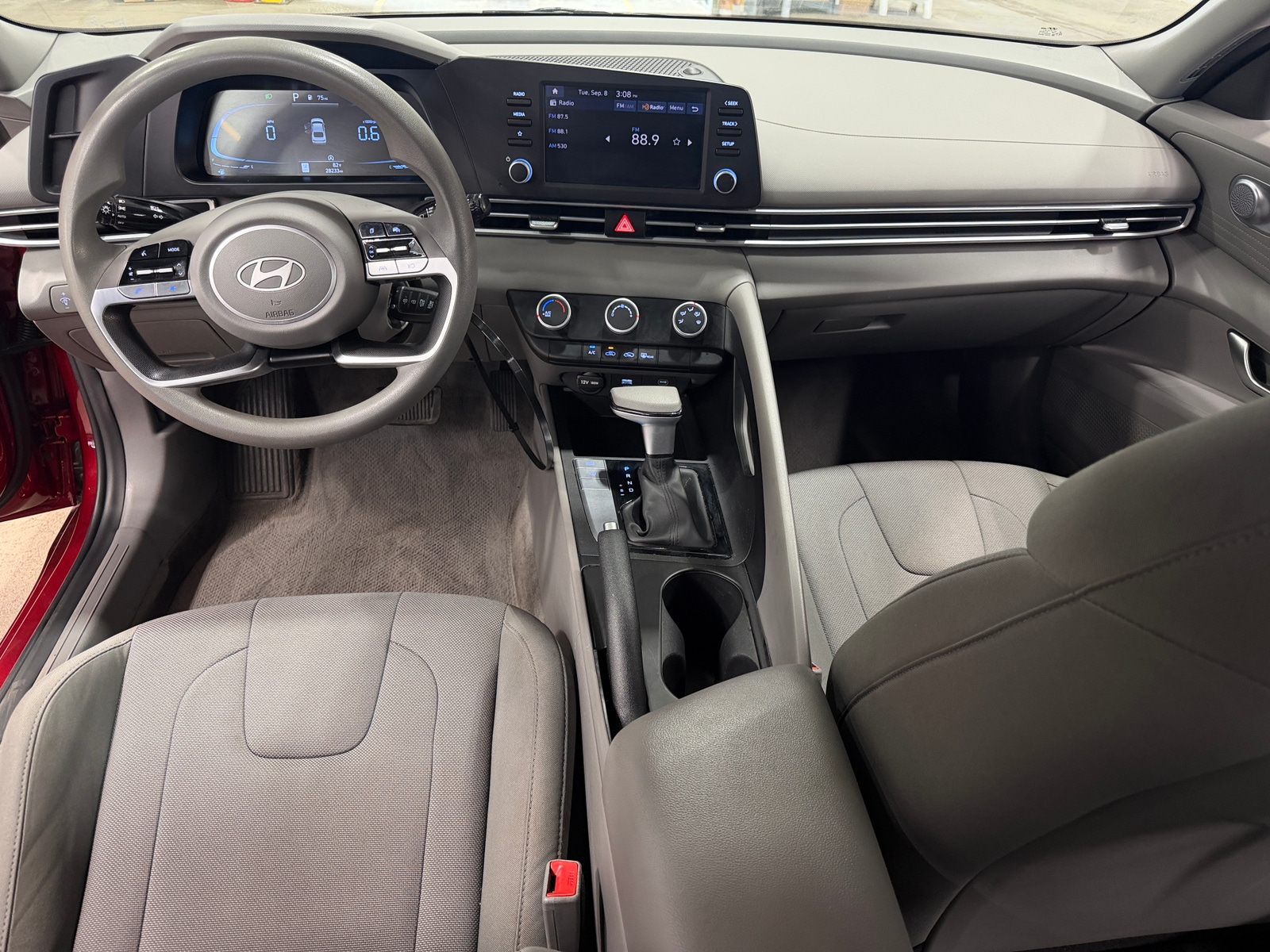 Thumbnail: 2024 Hyundai Elantra - 3