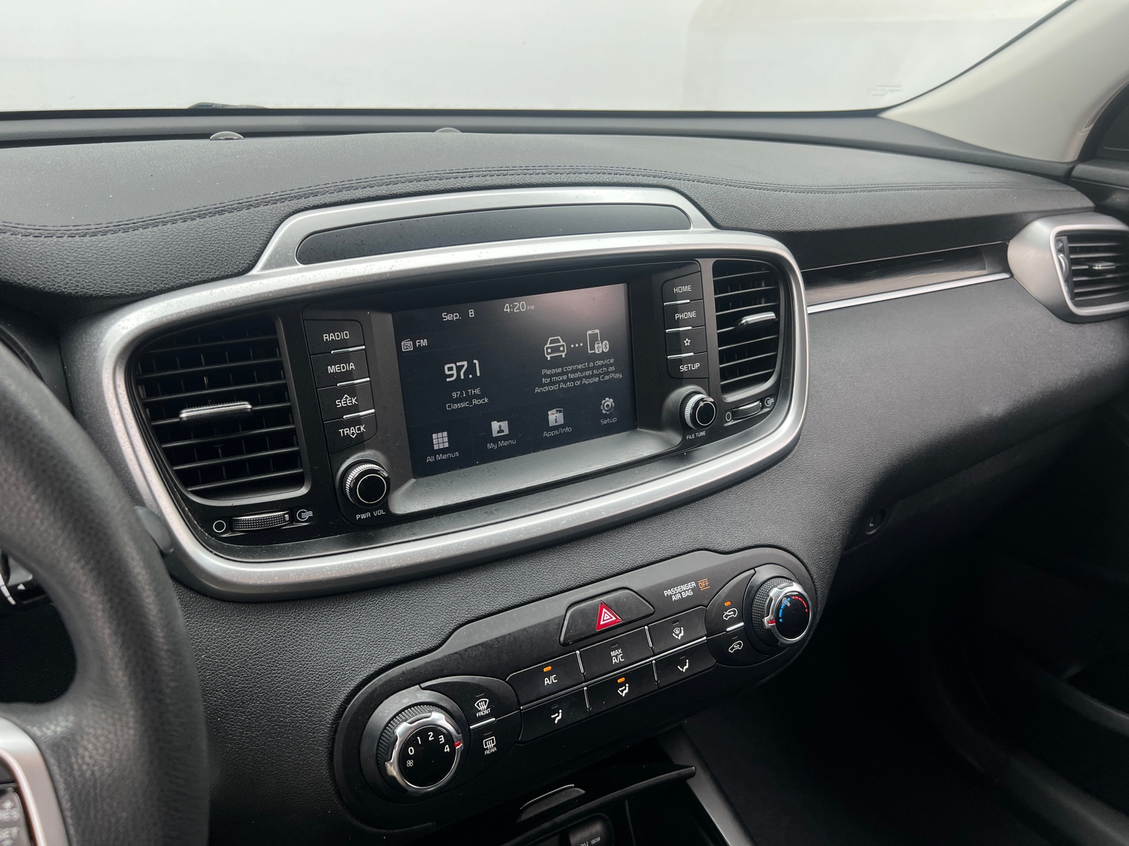 Thumbnail: 2020 Kia Sorento - 4