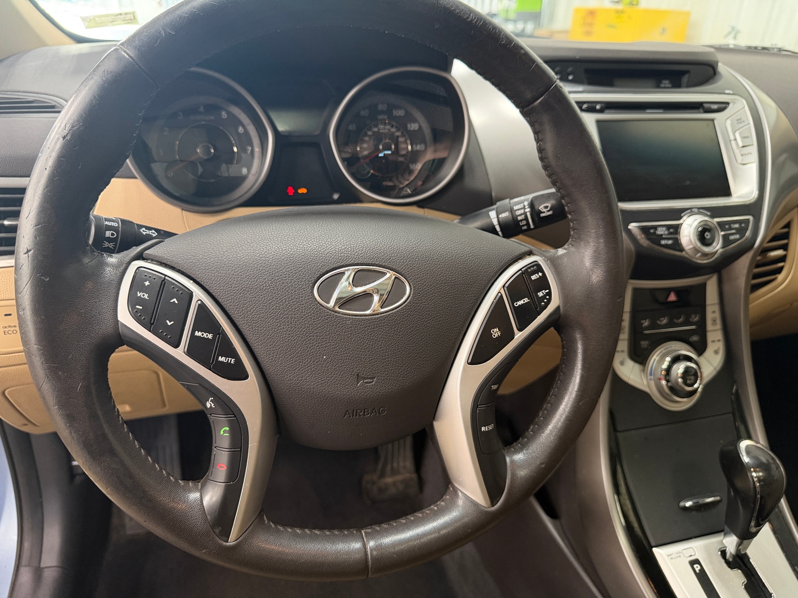 Thumbnail: 2012 Hyundai Elantra - 4