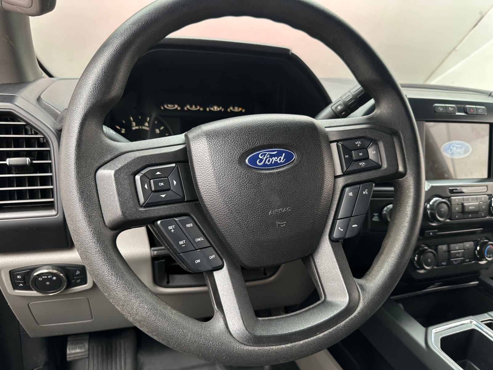 Thumbnail: 2017 Ford Econoline - 5