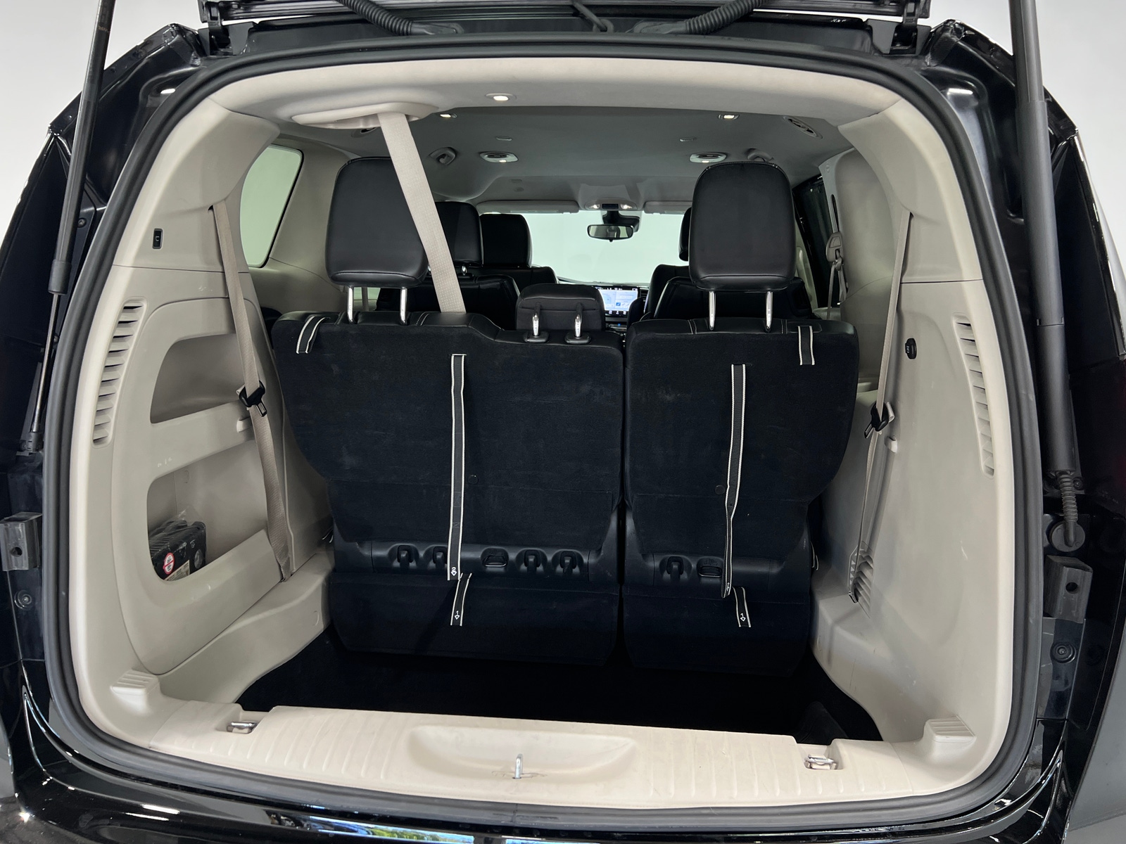 Thumbnail: 2024 Chrysler Pacifica - 6