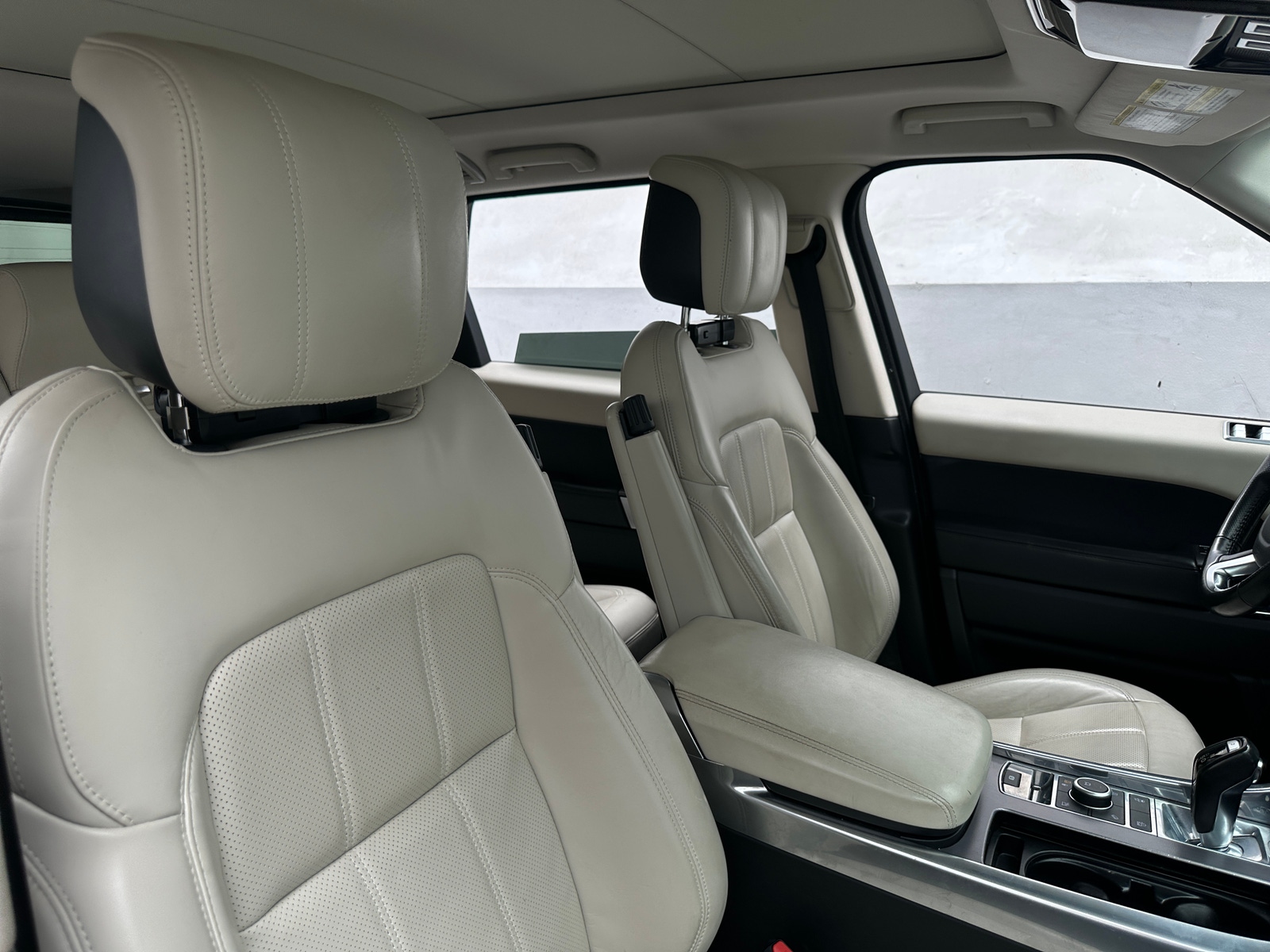 Thumbnail: 2018 Land Rover Range Rover Sport - 2