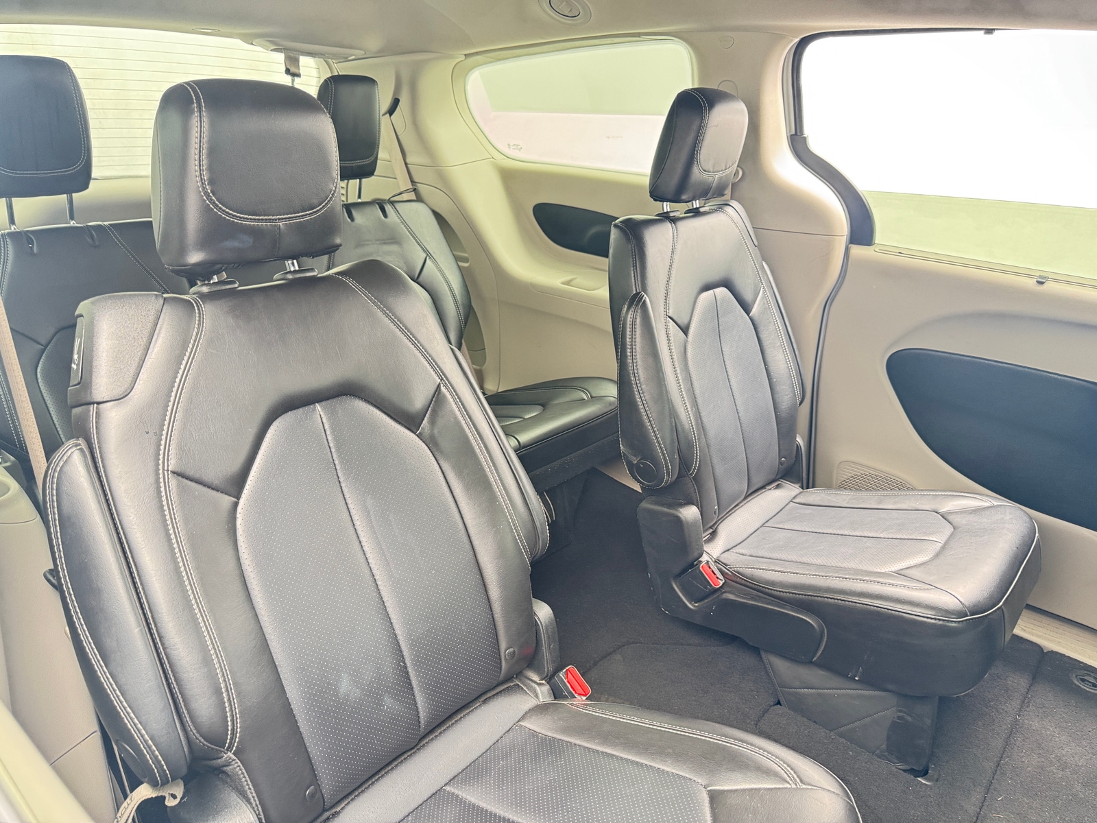 Thumbnail: 2023 Chrysler Pacifica - 5