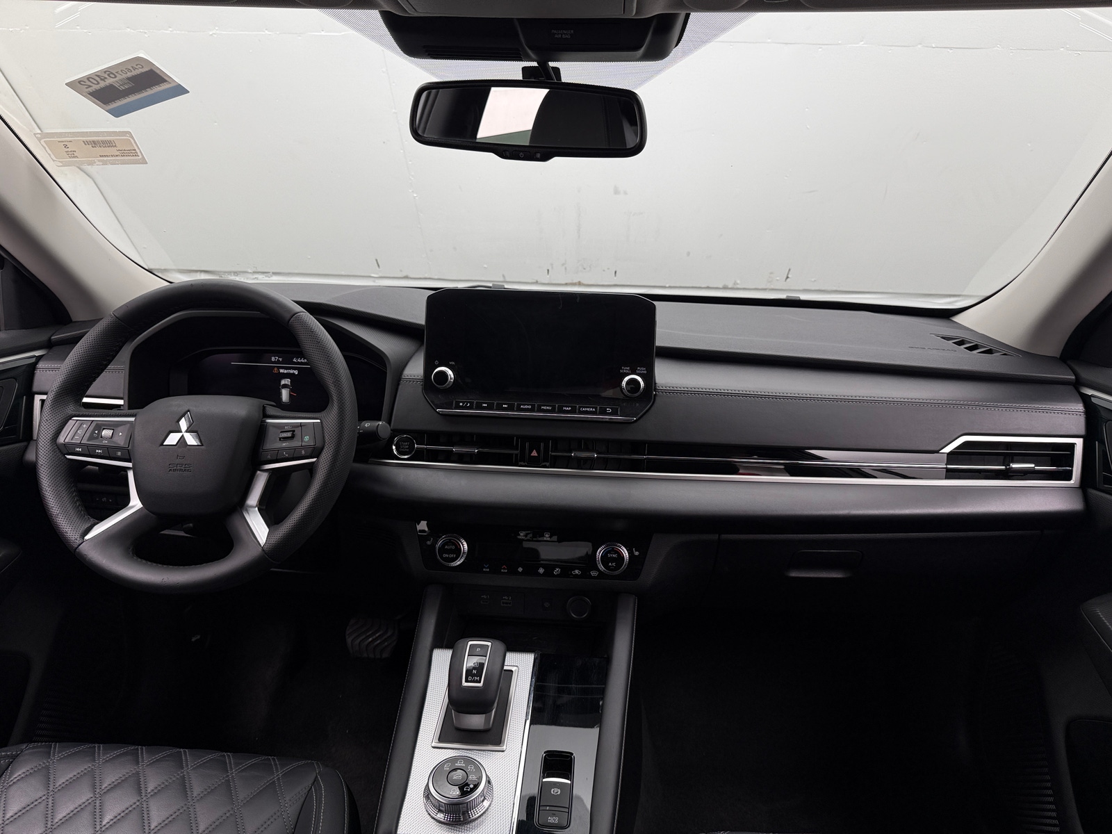 Thumbnail: 2022 Mitsubishi Outlander - 3