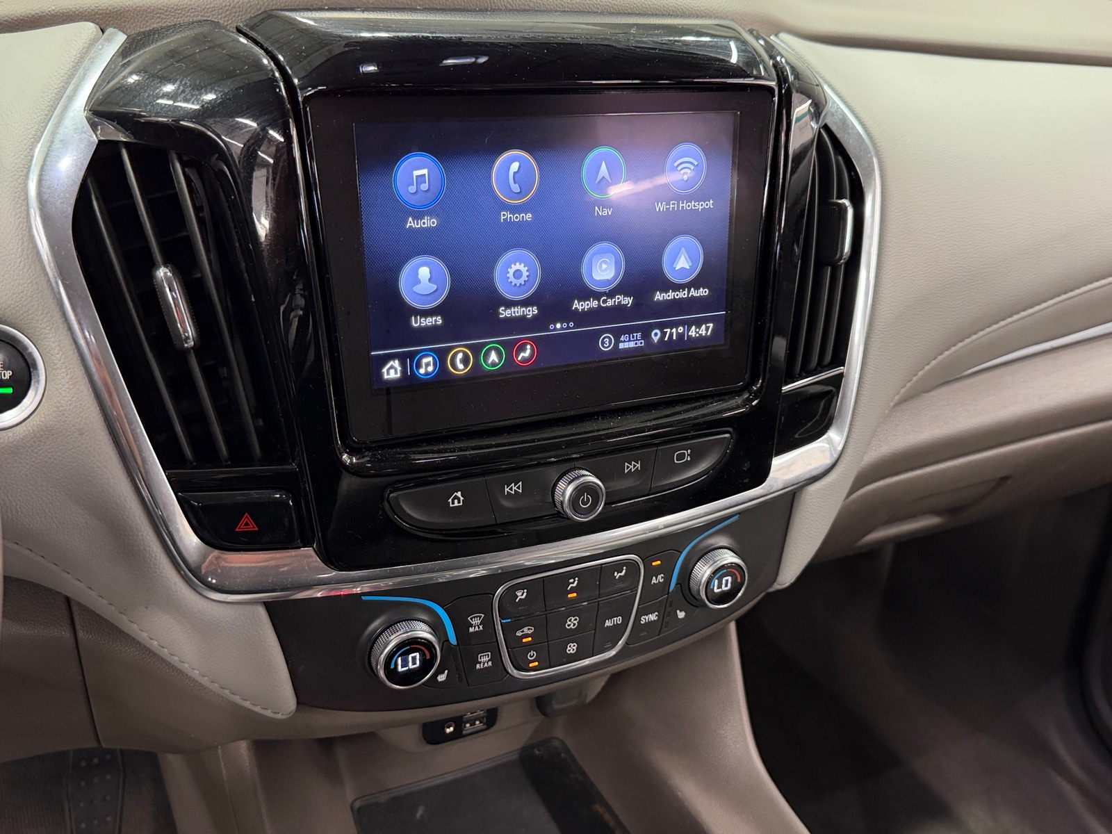 Thumbnail: 2020 Chevrolet Traverse - 3