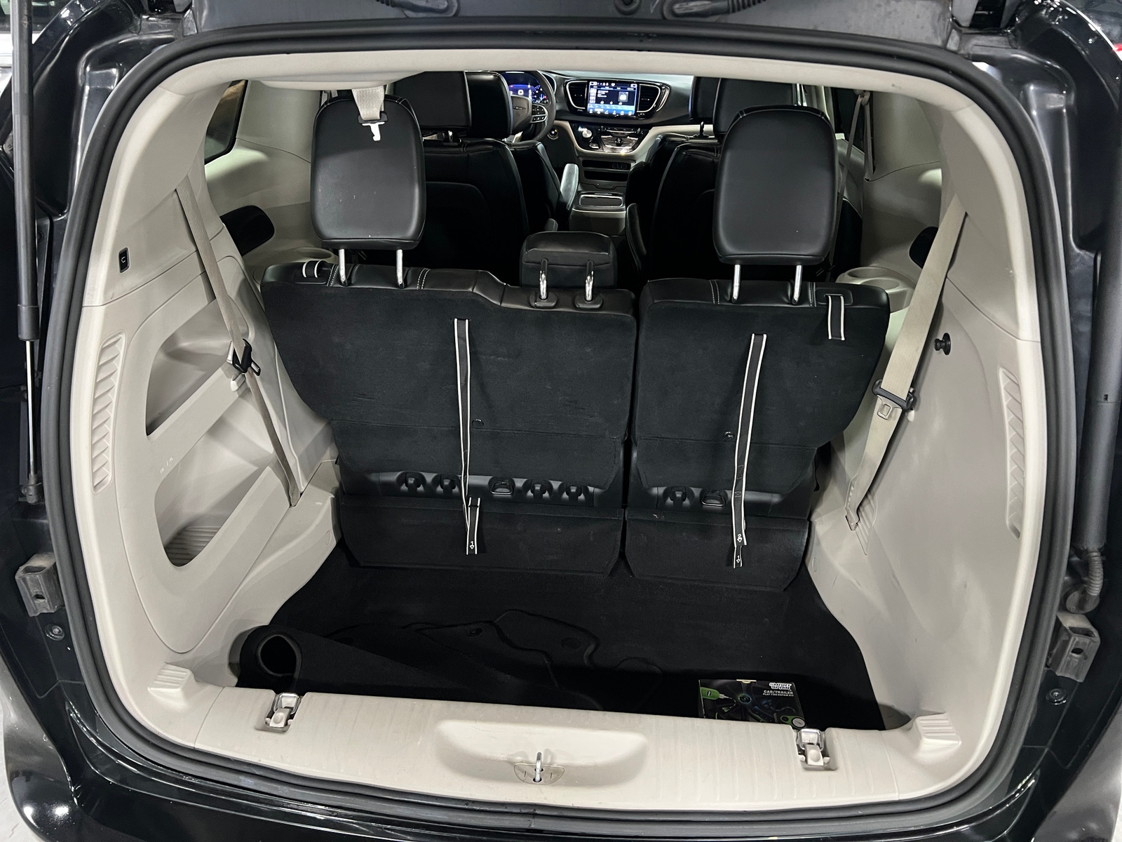 Thumbnail: 2024 Chrysler Pacifica - 6