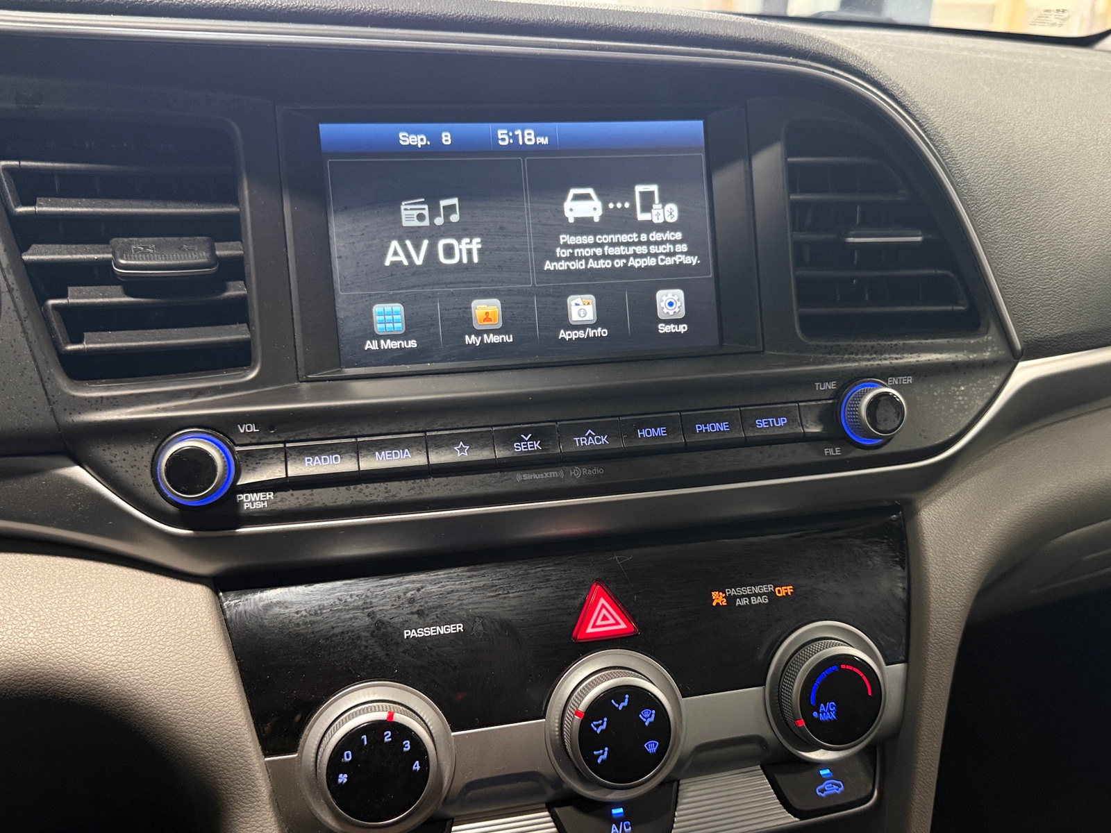 Thumbnail: 2019 Hyundai Elantra - 4