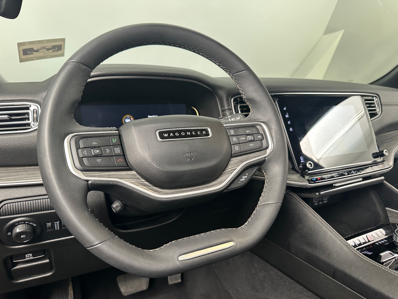 Thumbnail: 2024 Jeep Wagoneer - 4