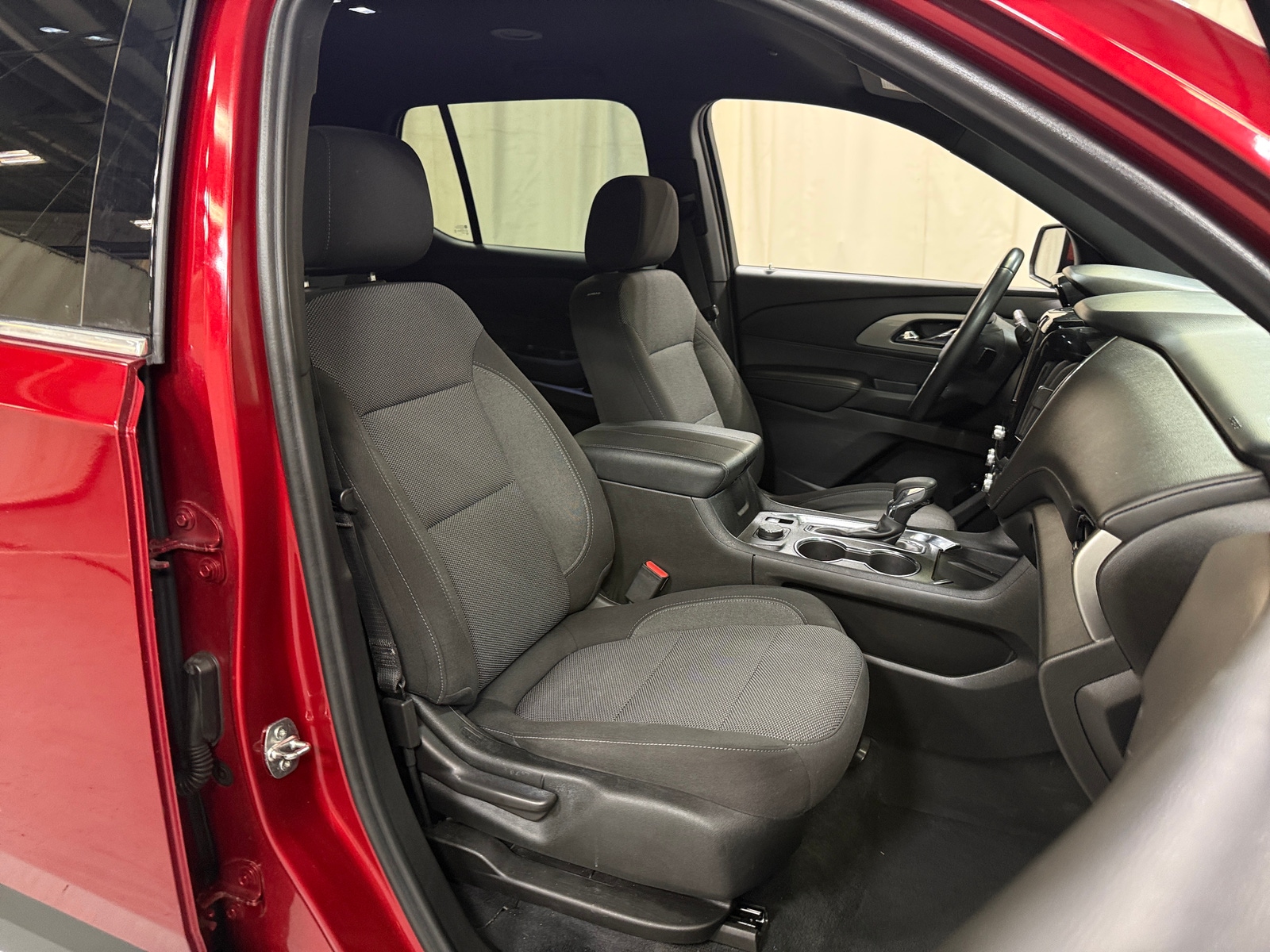 Thumbnail: 2023 Chevrolet Traverse - 2
