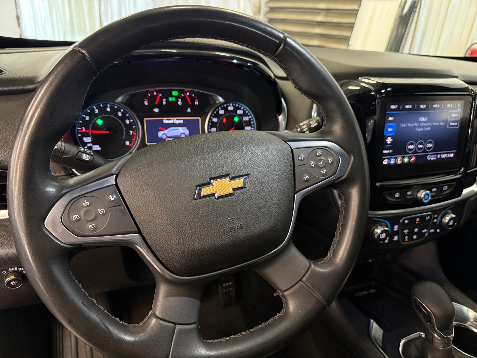 Thumbnail: 2023 Chevrolet Traverse - 5
