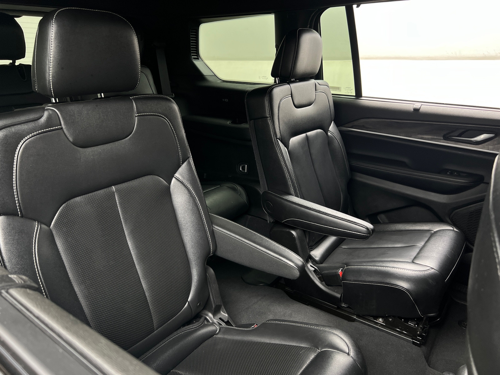 Thumbnail: 2024 Jeep Grand Cherokee L - 5