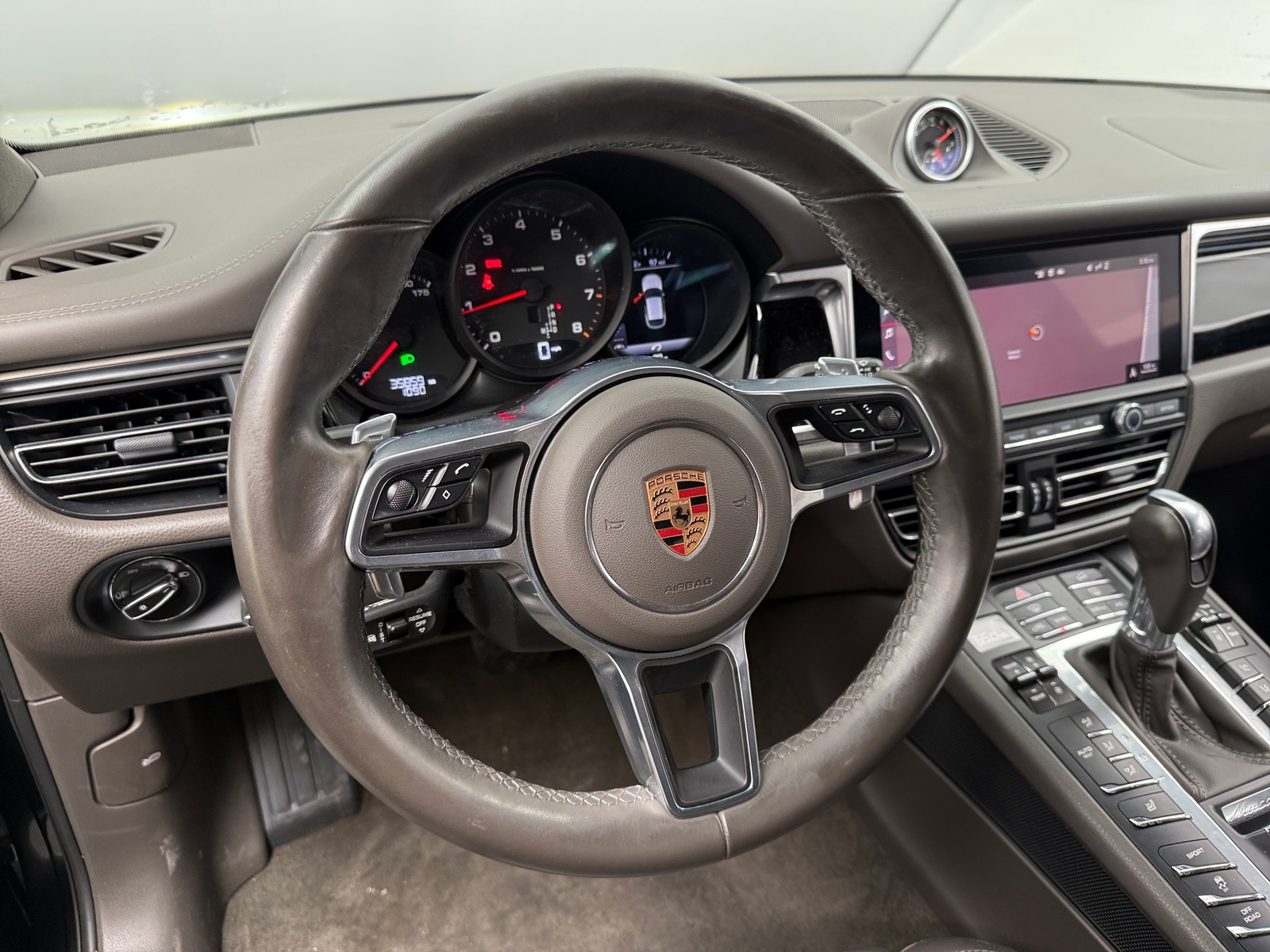 Thumbnail: 2020 Porsche Macan - 4