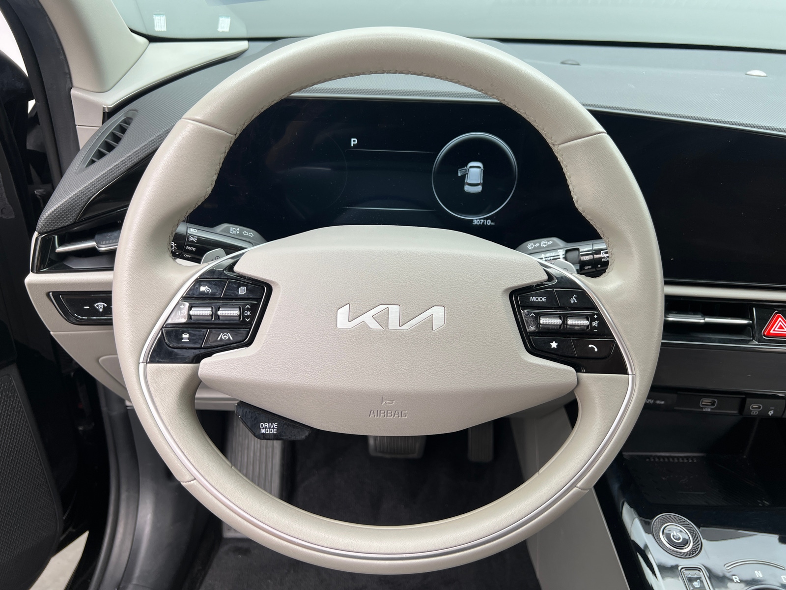 Thumbnail: 2023 Kia Niro - 4