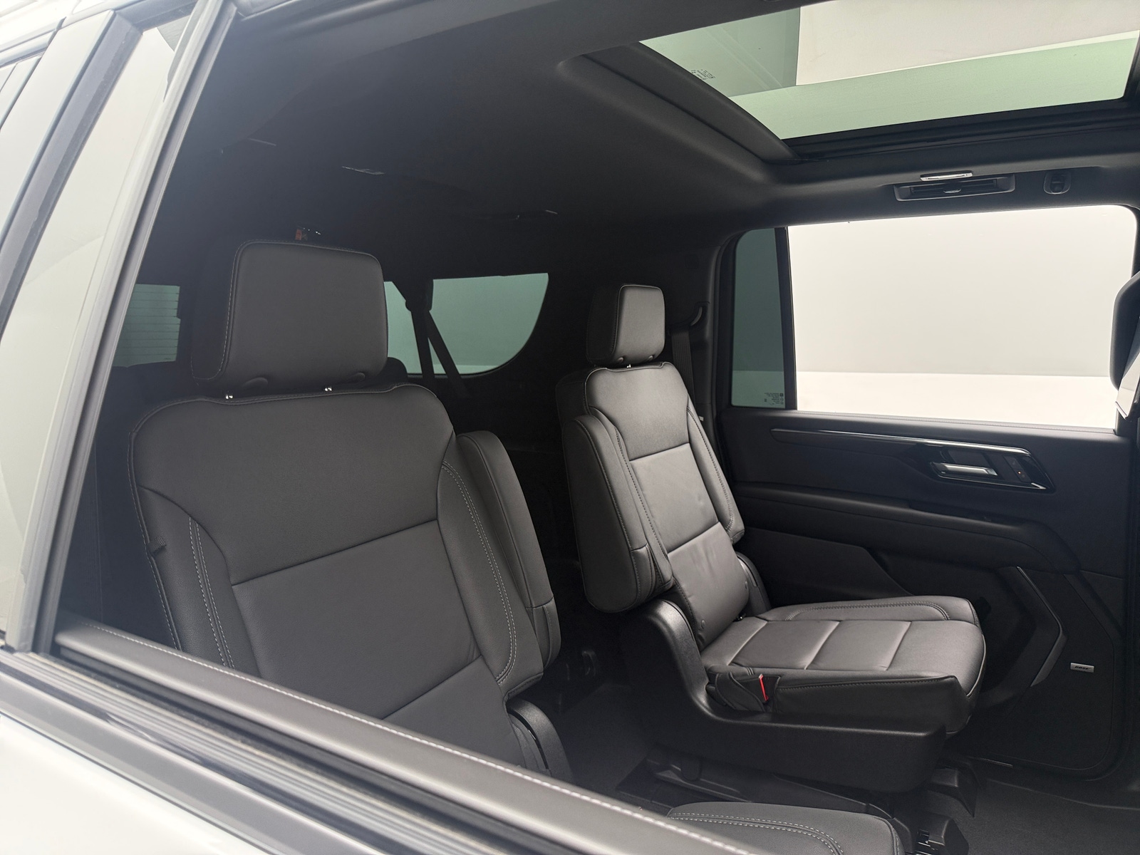 Thumbnail: 2026 Chevrolet Suburban - 5