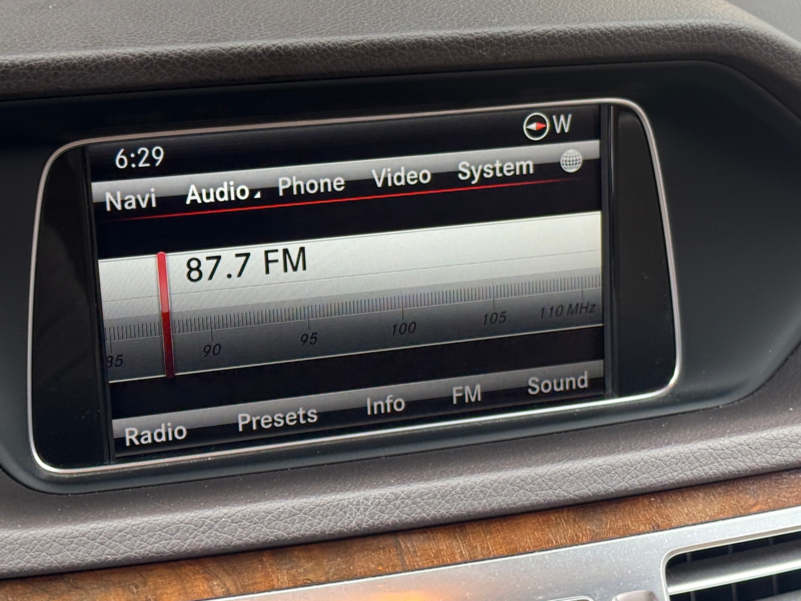 Thumbnail: 2014 Mercedes-Benz E-Class - 3