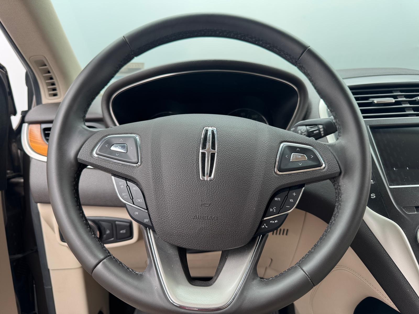 Thumbnail: 2019 Lincoln MKC - 4