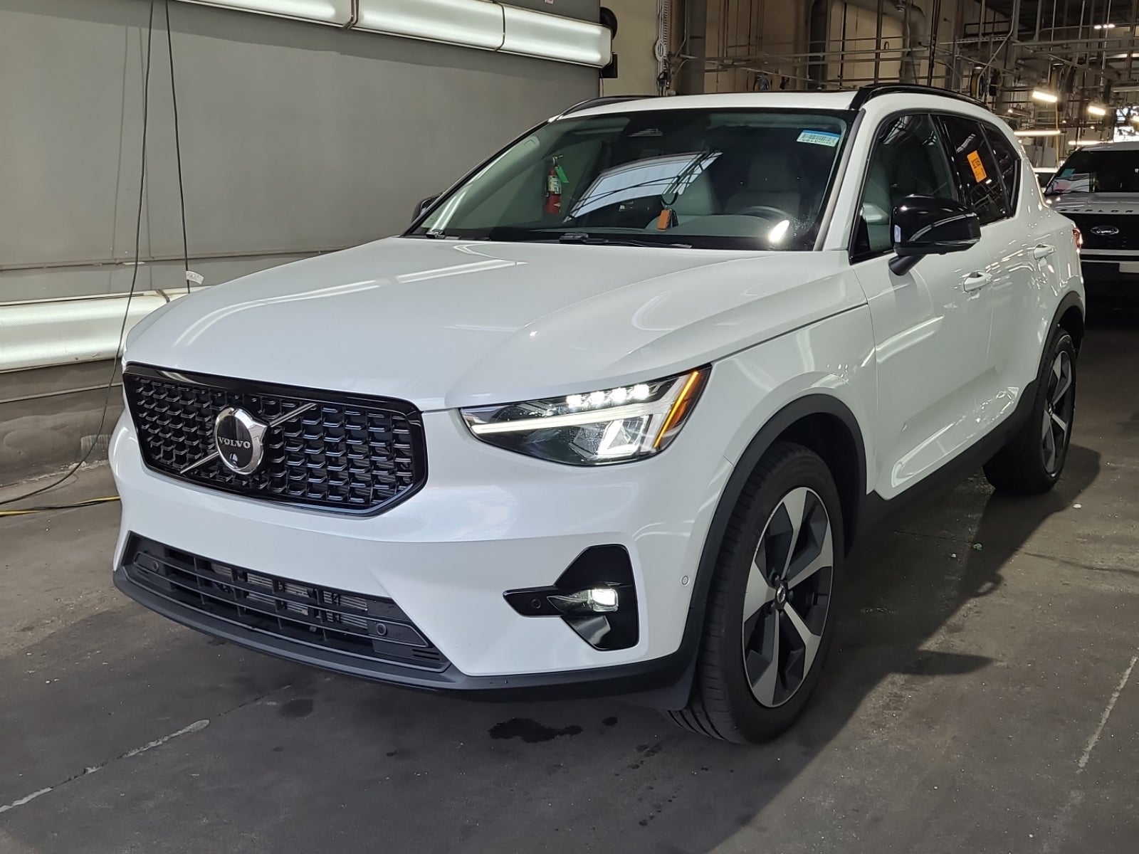 2025 Volvo XC40 Plus Dark Theme