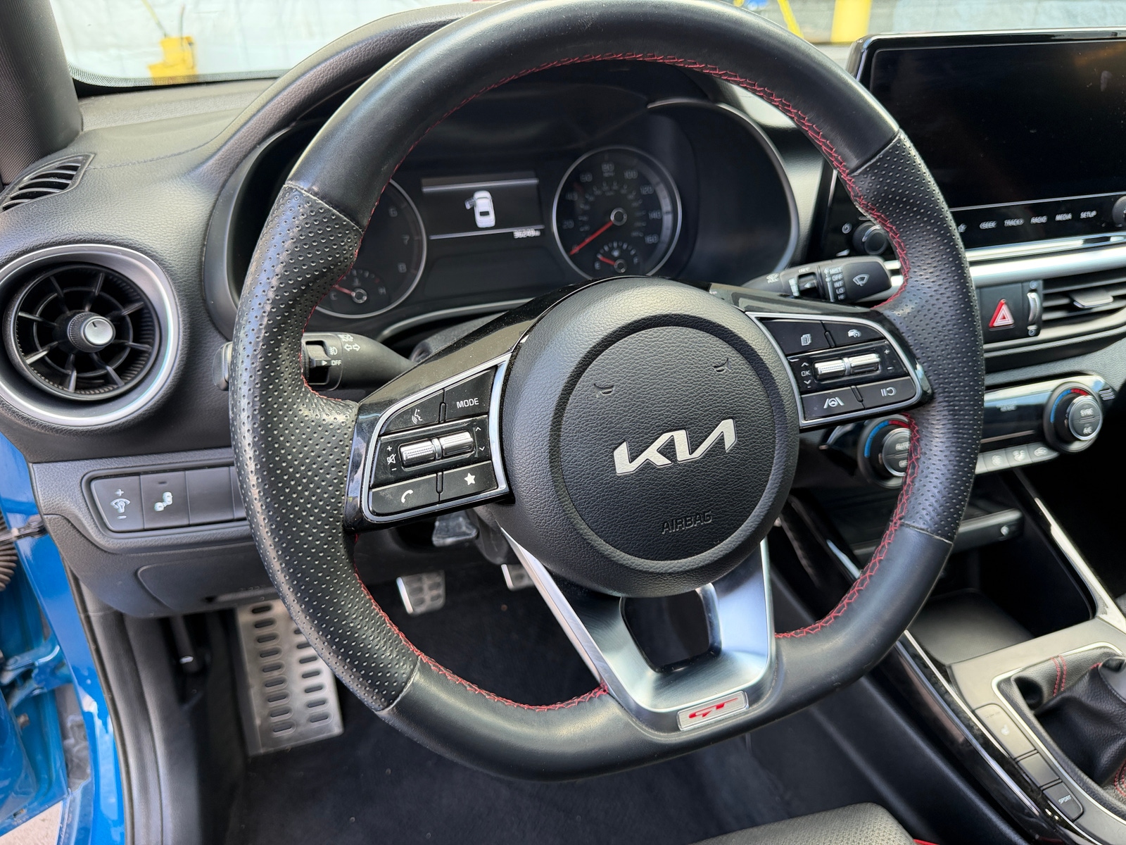Thumbnail: 2023 Kia Forte - 4