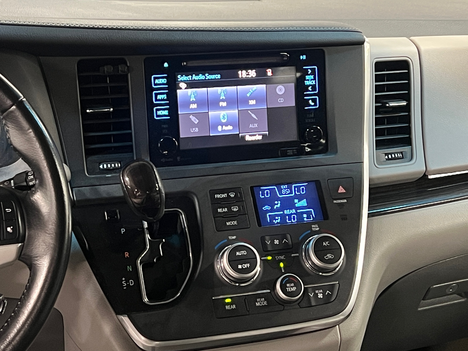 Thumbnail: 2015 Toyota Sienna - 3