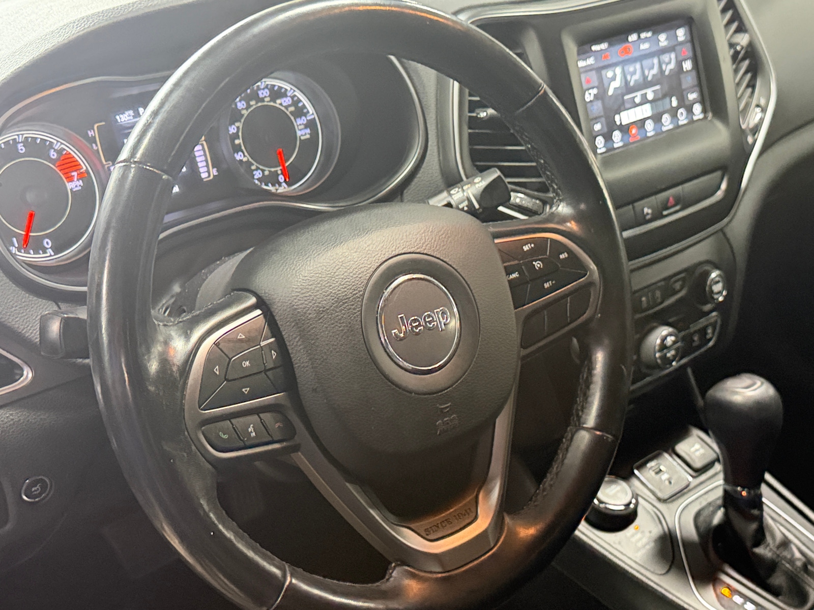 Thumbnail: 2020 Jeep Cherokee - 5