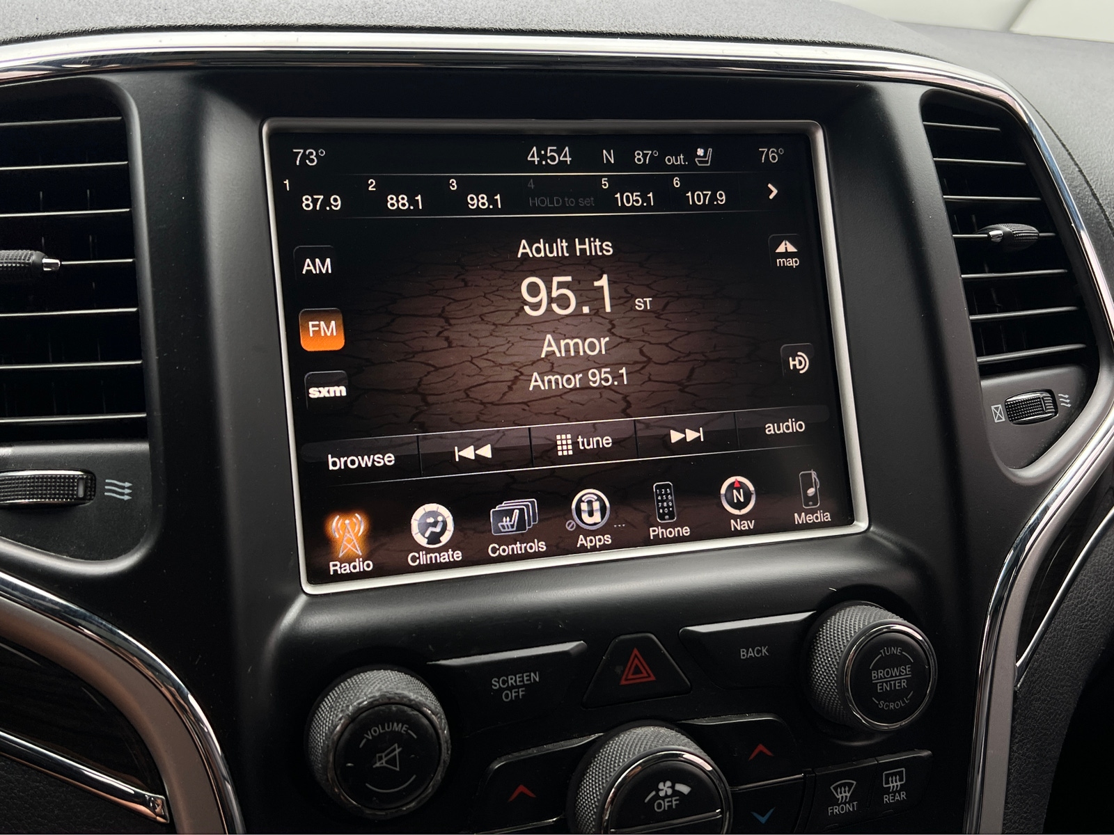 Thumbnail: 2016 Jeep Grand Cherokee - 3