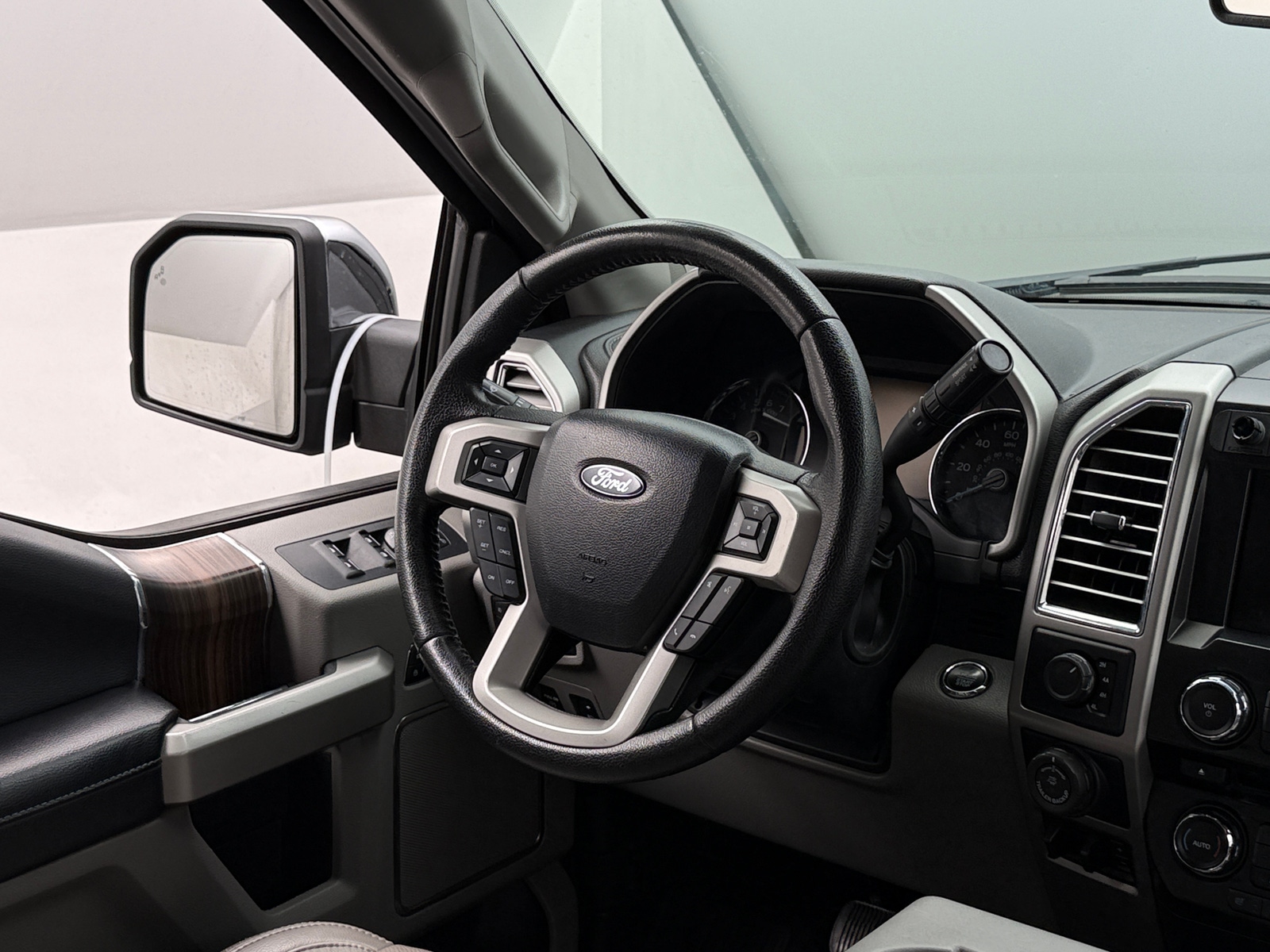 Thumbnail: 2016 Ford Econoline - 4