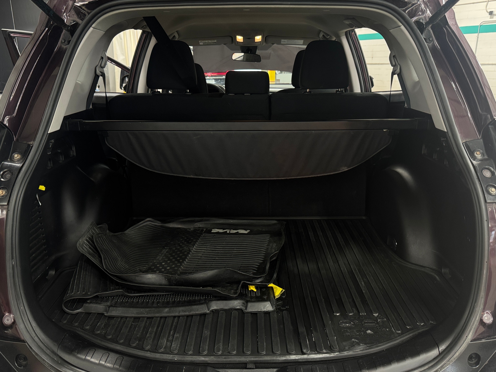 Thumbnail: 2018 Toyota RAV4 - 7