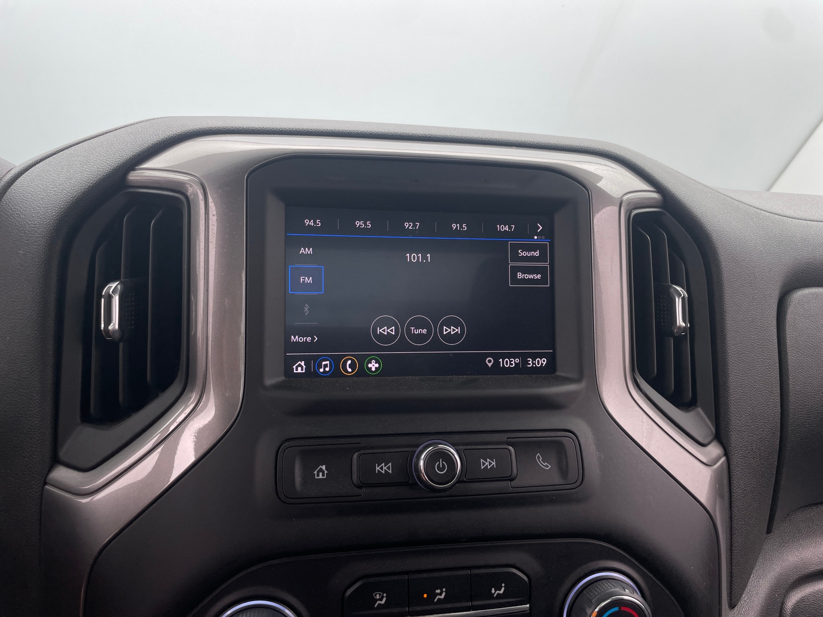 Thumbnail: 2025 Chevrolet Silverado 1500 - 4