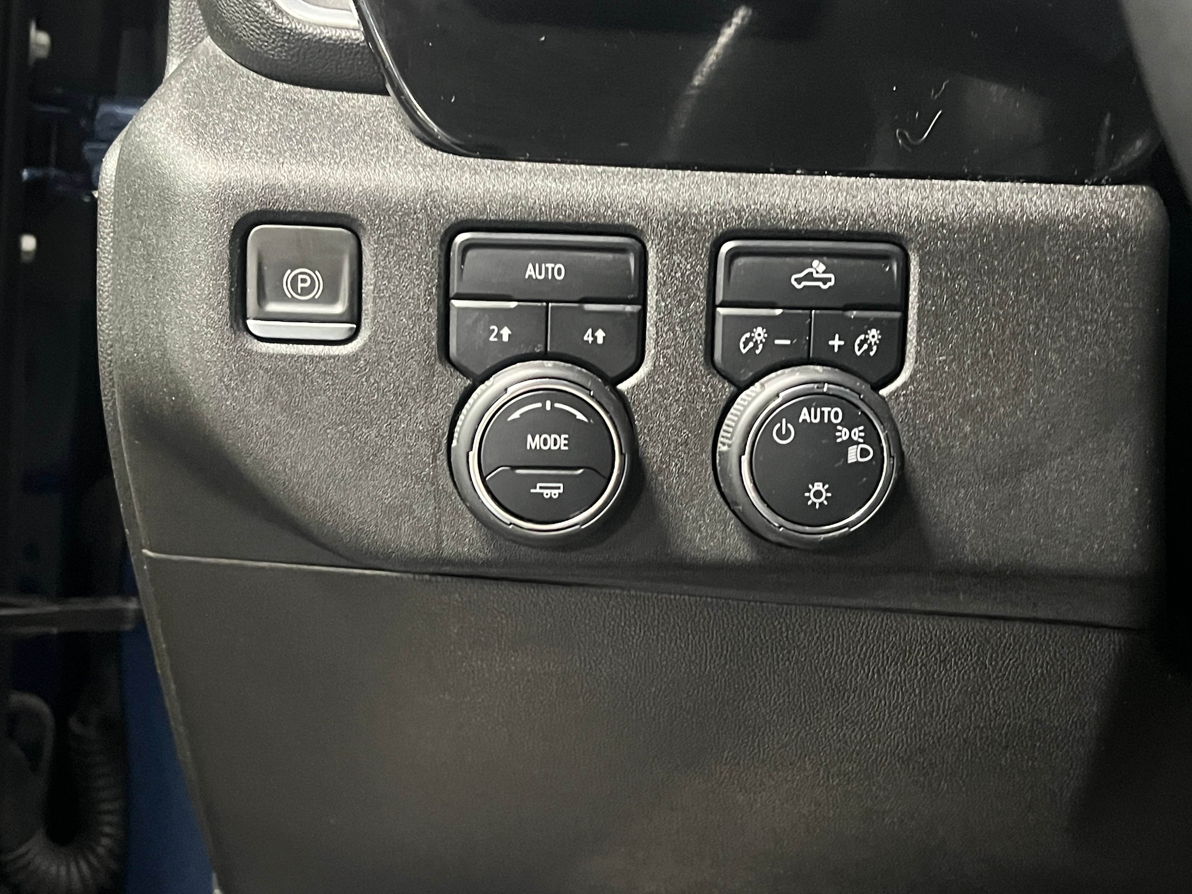 2023 Chevrolet Silverado 1500 LT - Photo 10