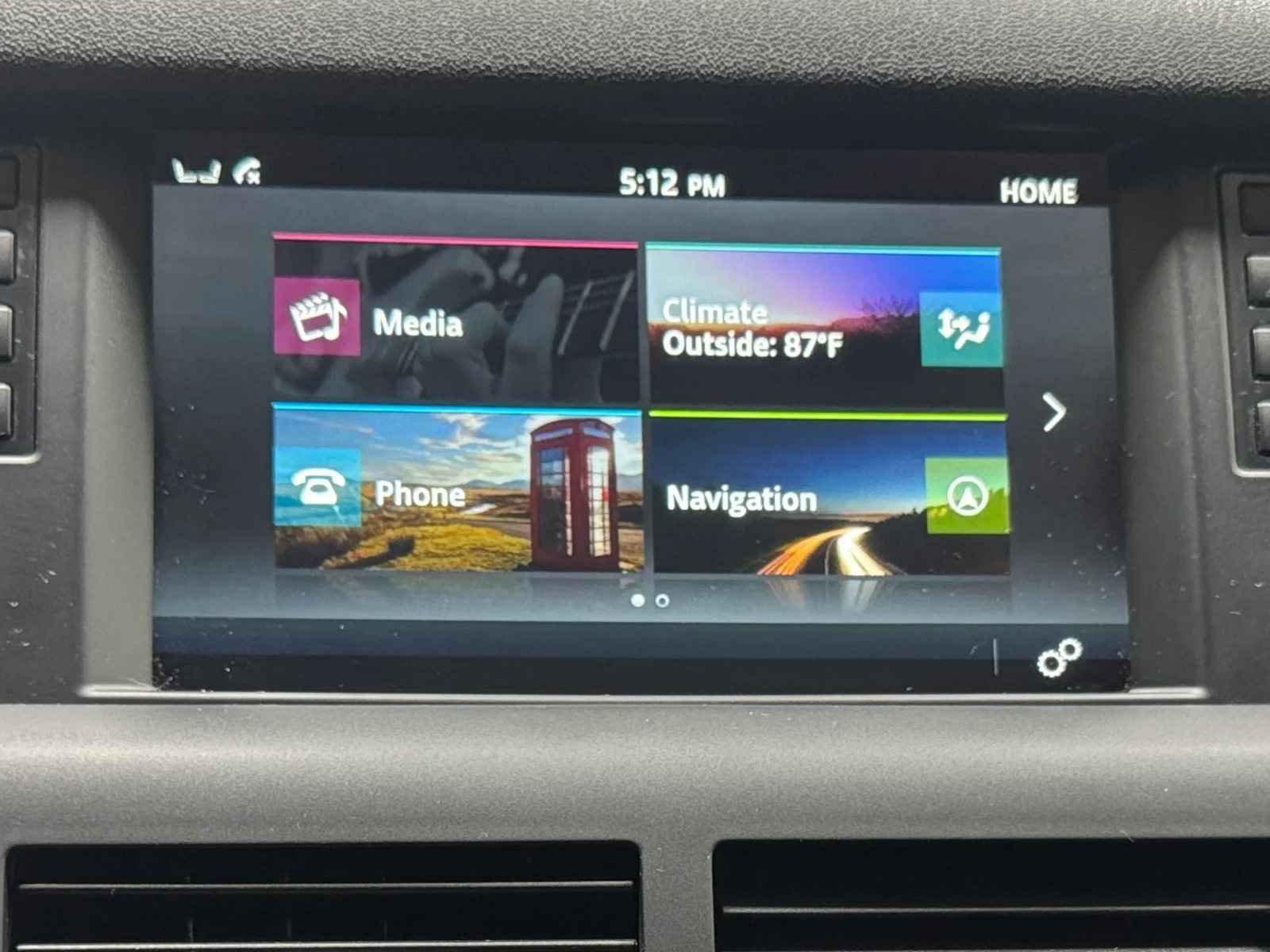Thumbnail: 2019 Land Rover Discovery Sport - 3