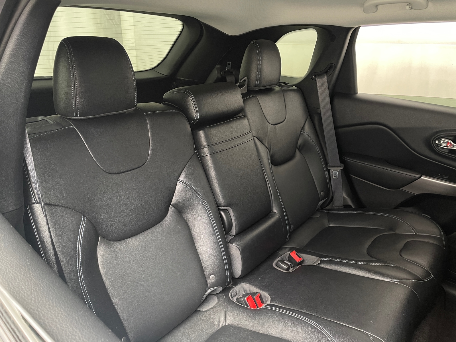 Thumbnail: 2019 Jeep Cherokee - 6