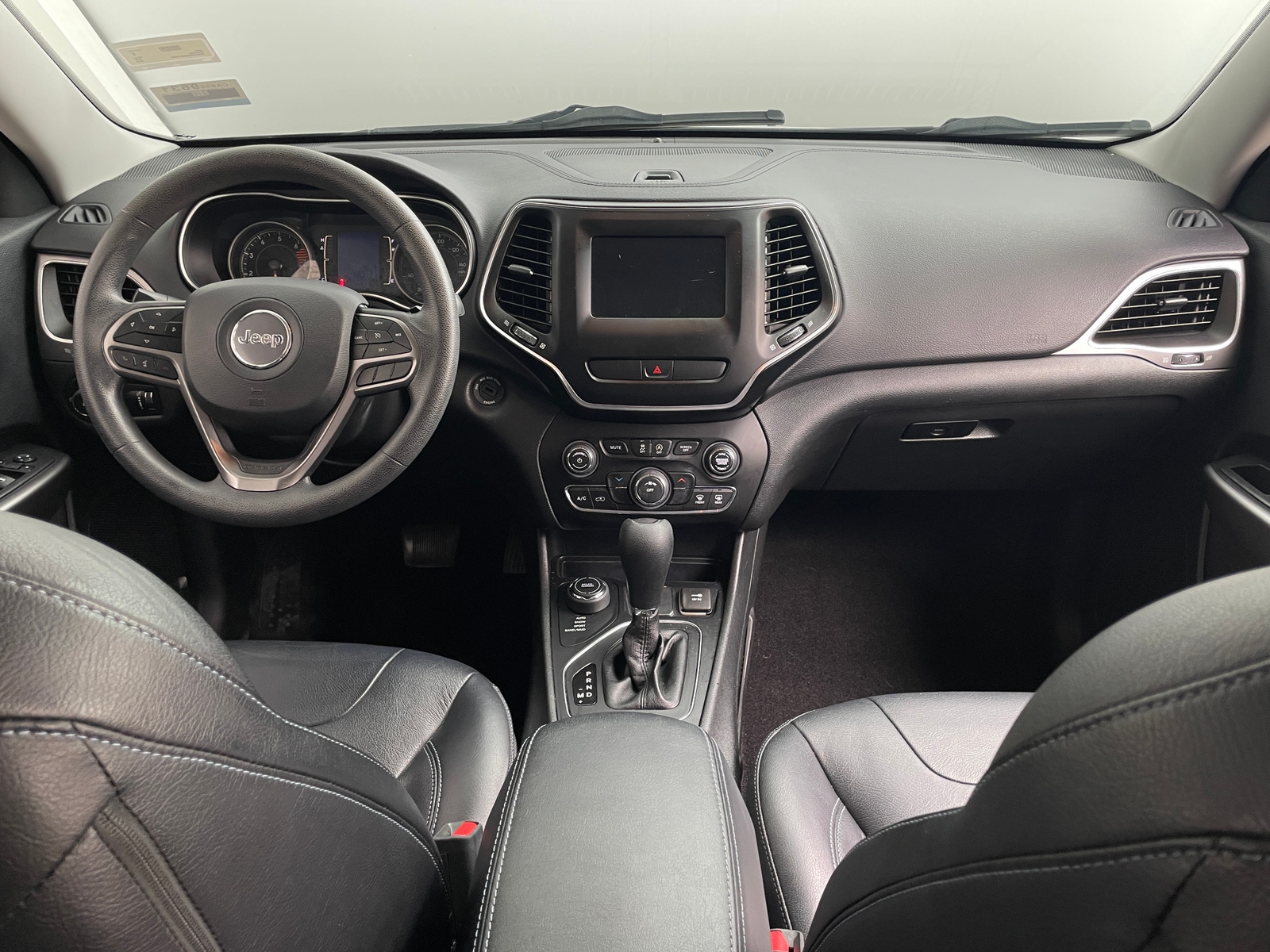 Thumbnail: 2019 Jeep Cherokee - 3