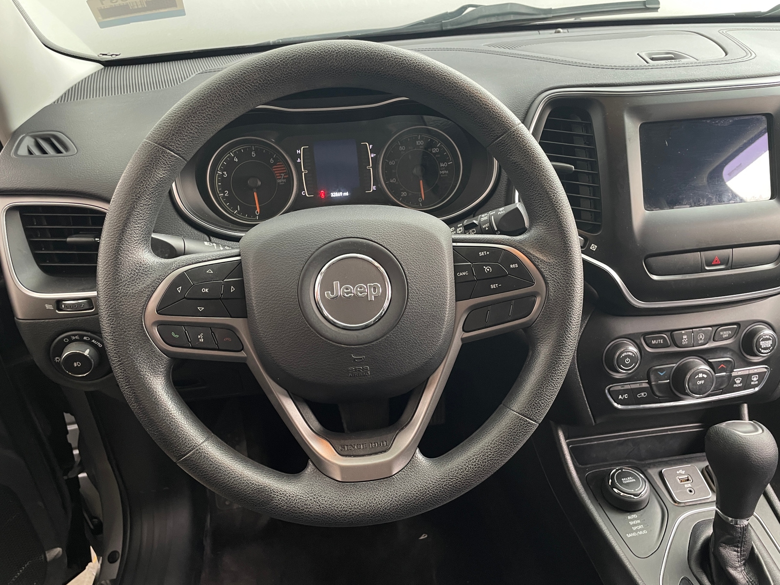 Thumbnail: 2019 Jeep Cherokee - 5