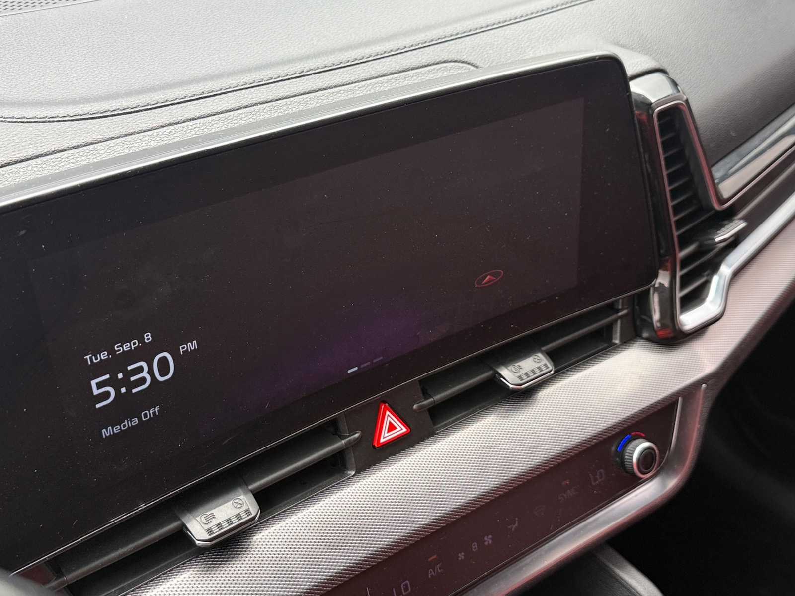 Thumbnail: 2023 Kia Sportage - 3