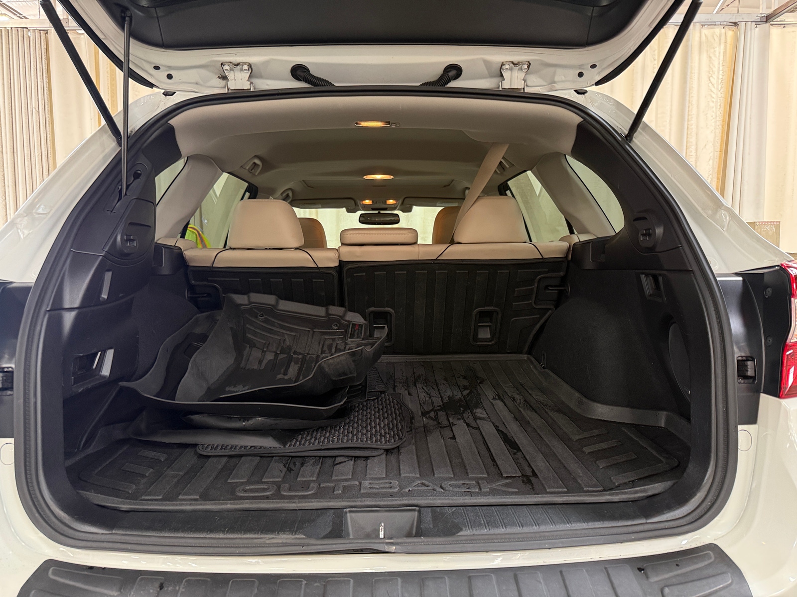 Thumbnail: 2016 Subaru Outback - 6