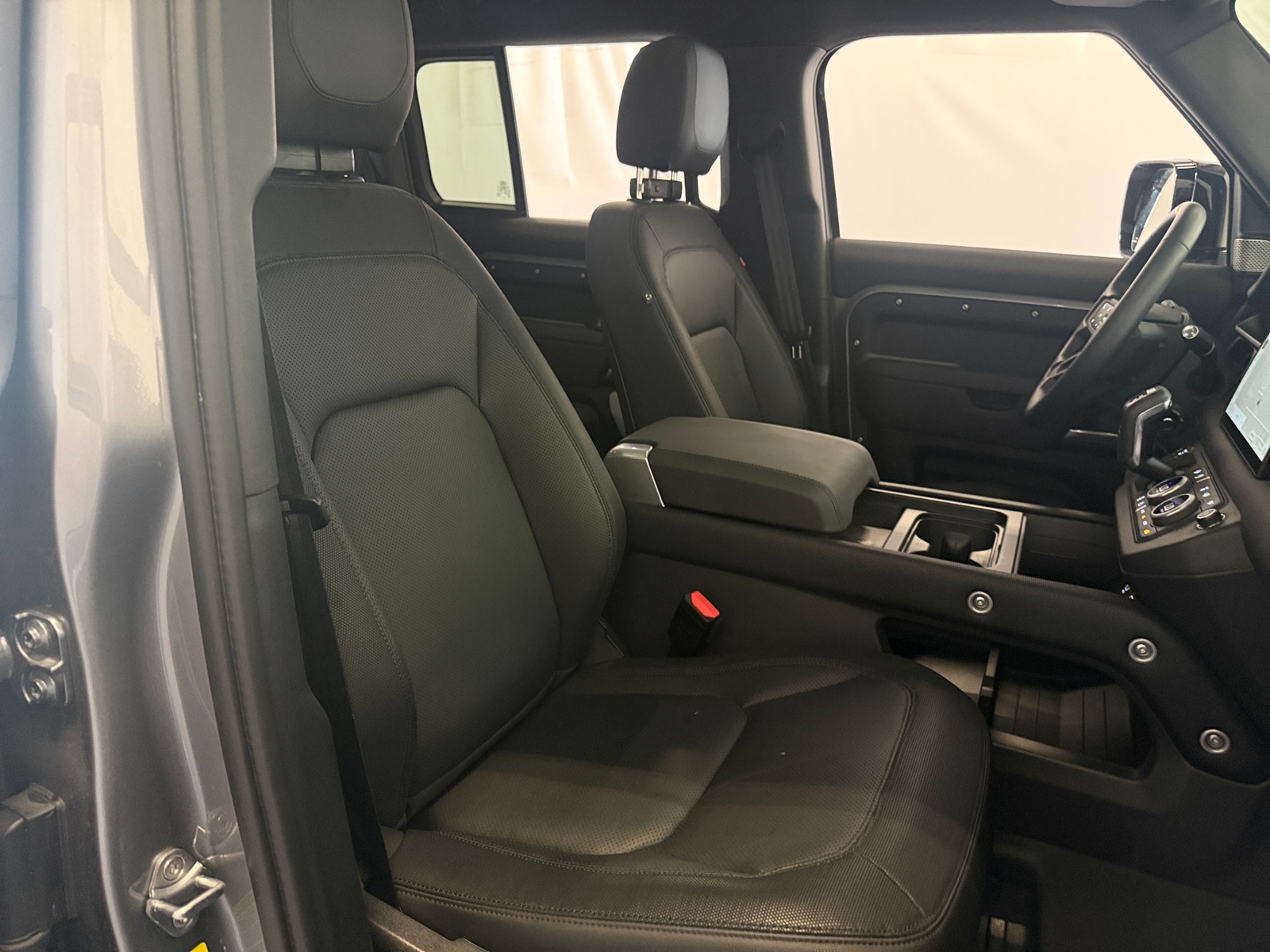 Thumbnail: 2024 Land Rover Defender - 2