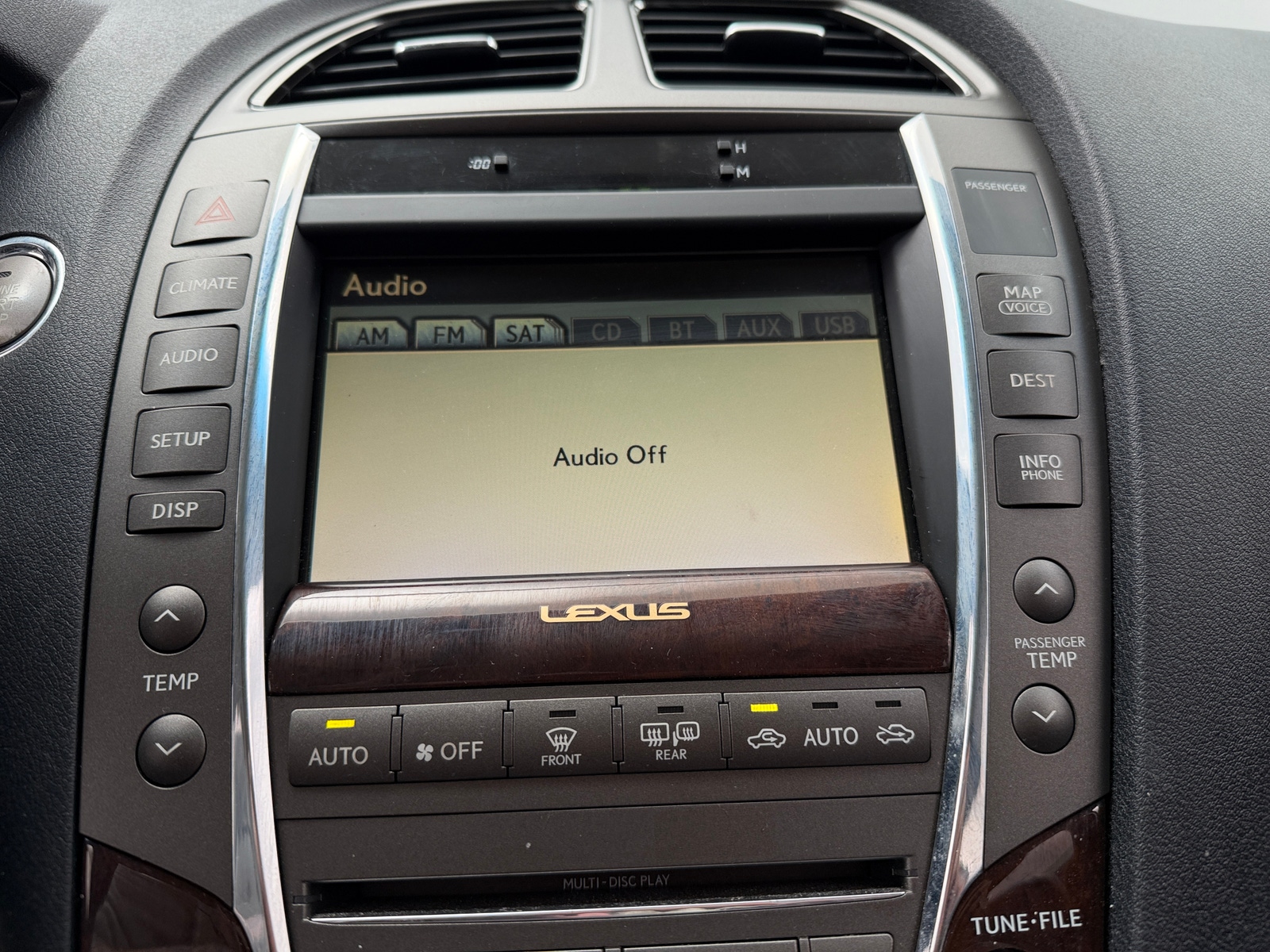 Thumbnail: 2011 Lexus ES - 3