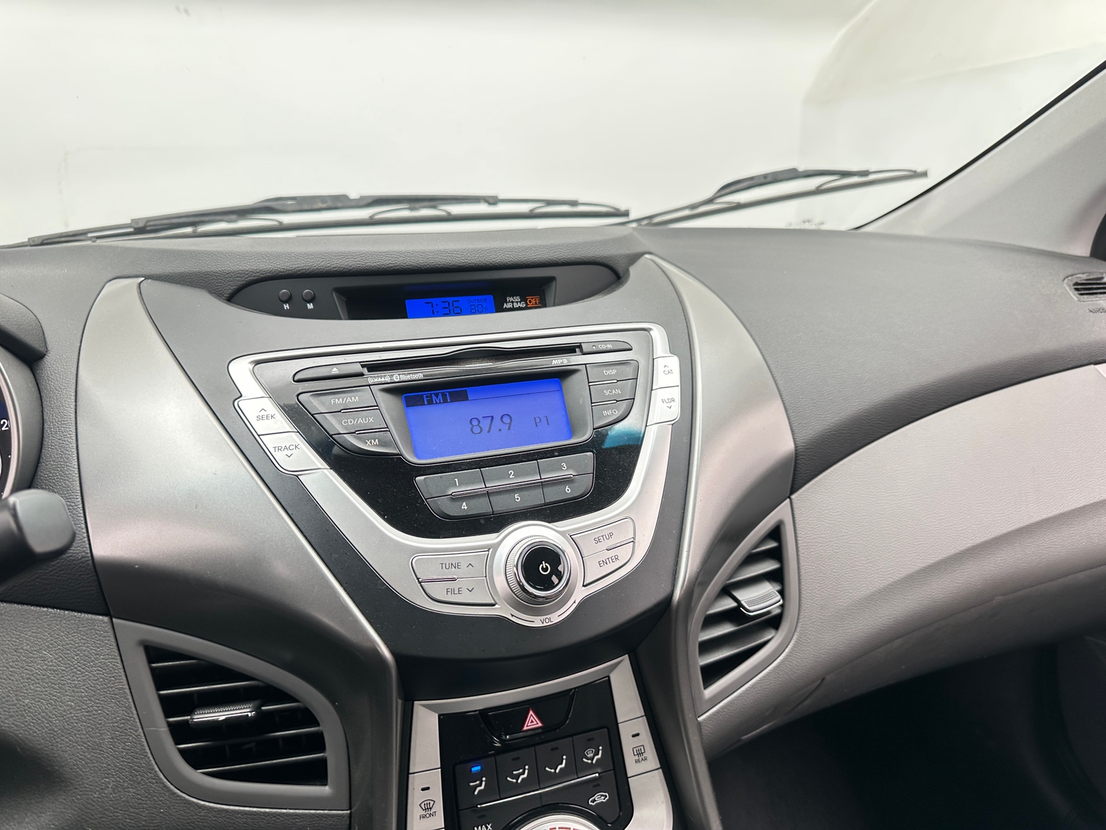 Thumbnail: 2012 Hyundai Elantra - 4