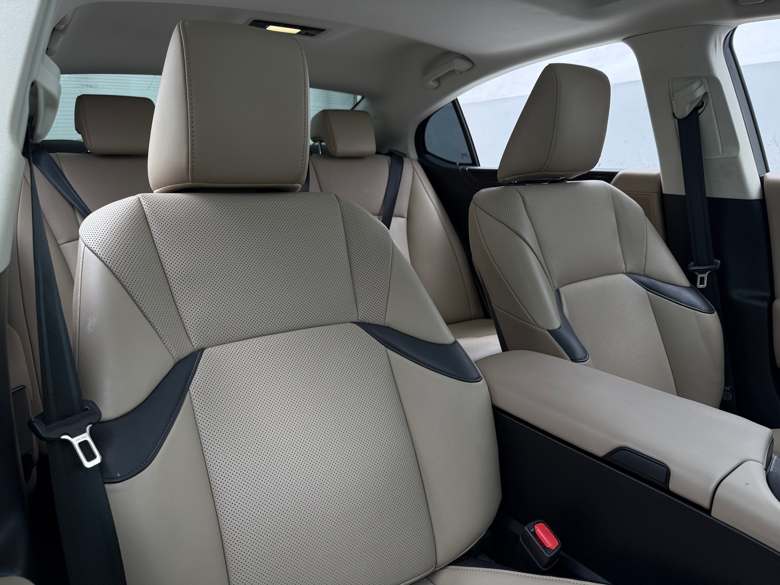 Thumbnail: 2020 Lexus ES - 2