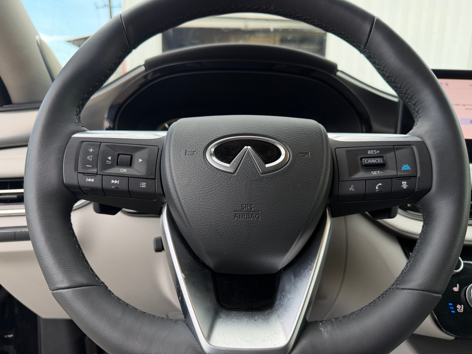 Thumbnail: 2026 INFINITI QX60 - 4