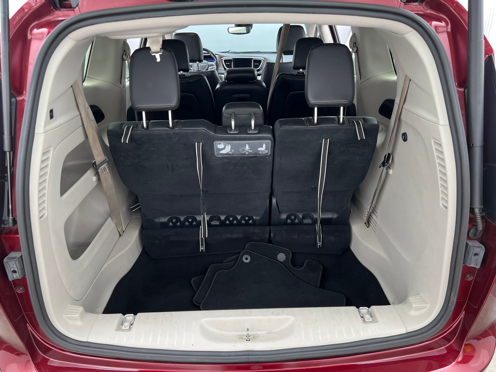 Thumbnail: 2019 Chrysler Pacifica - 6