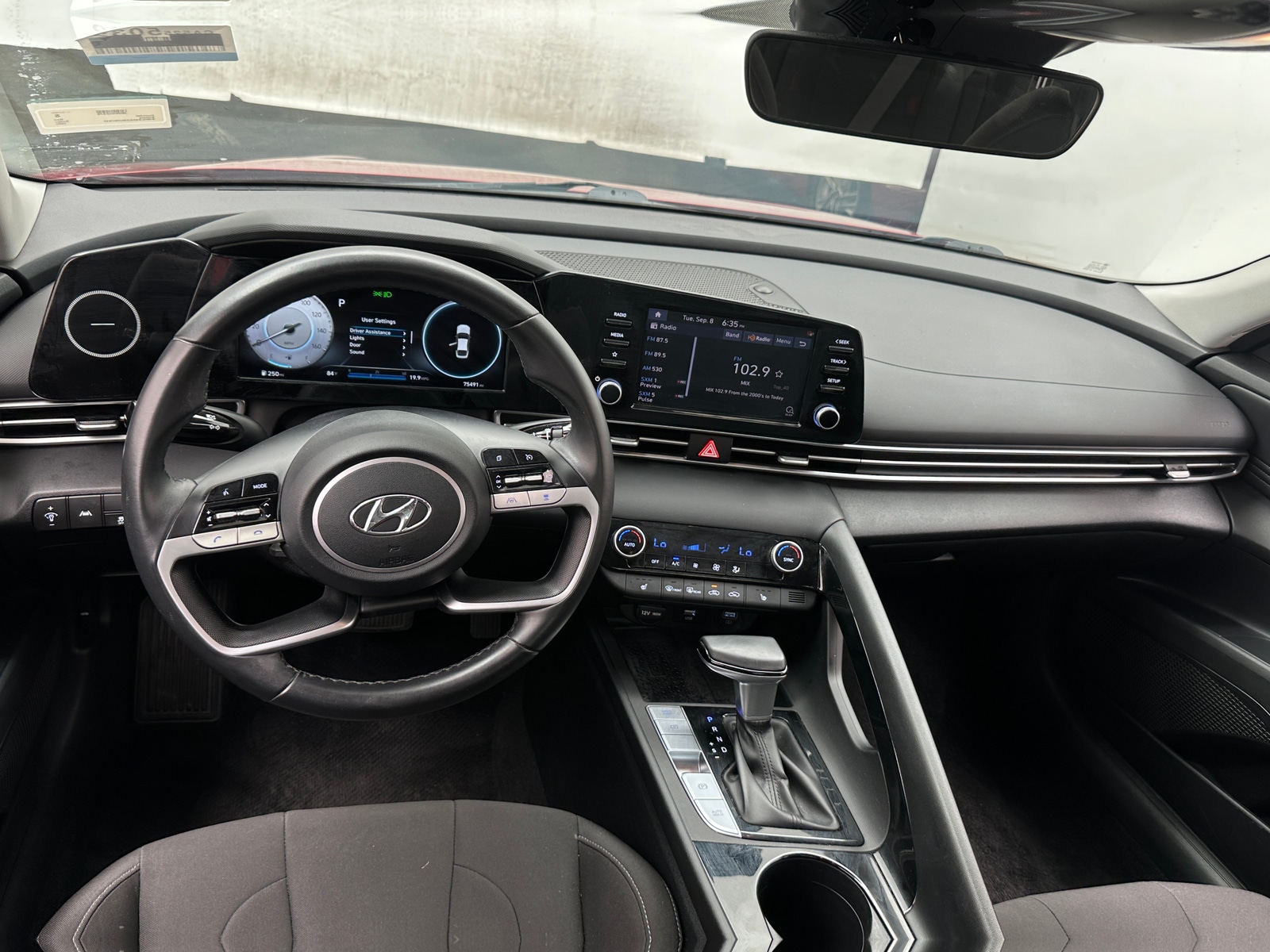Thumbnail: 2022 Hyundai Elantra - 3