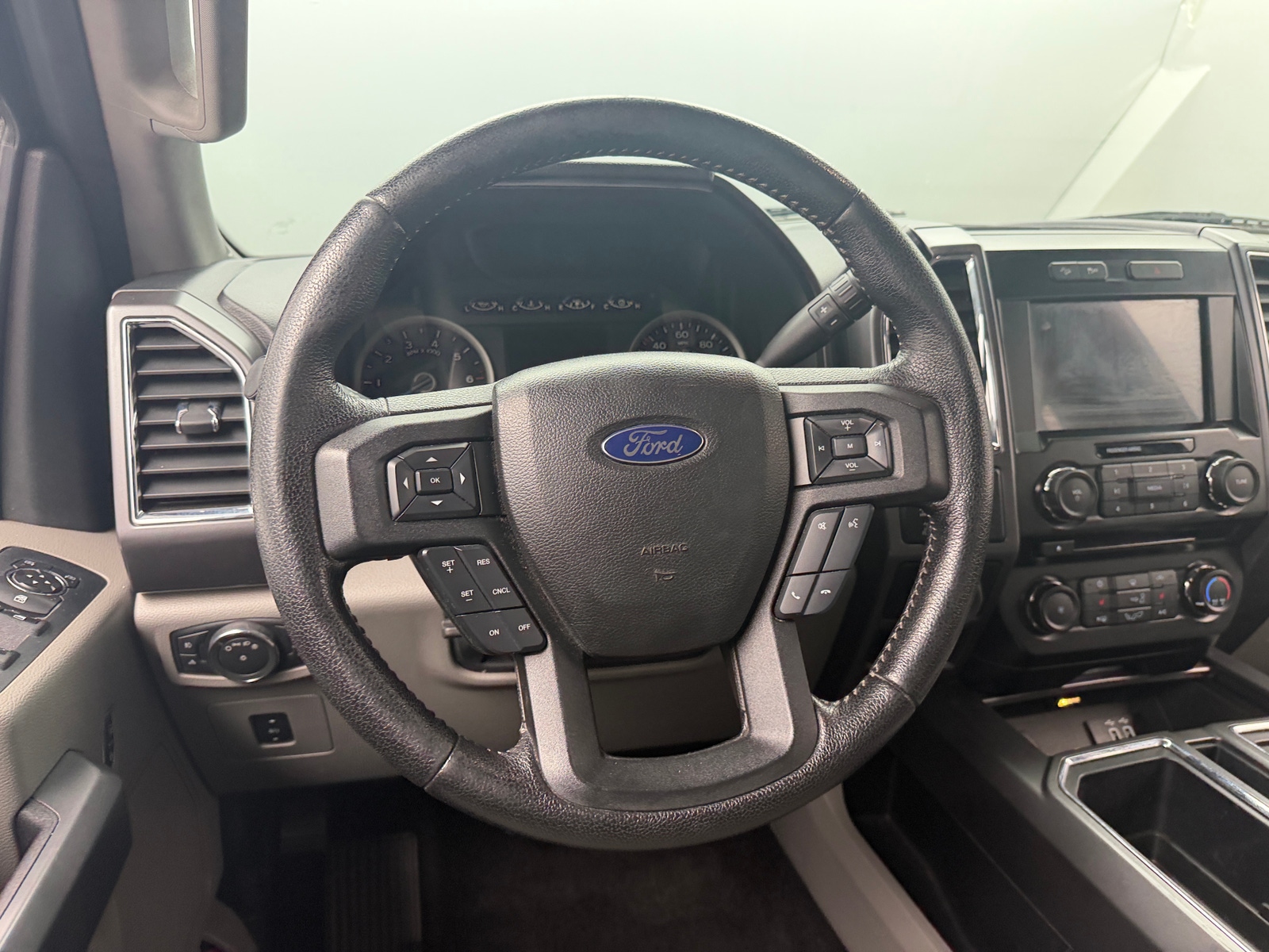 Thumbnail: 2016 Ford Econoline - 5