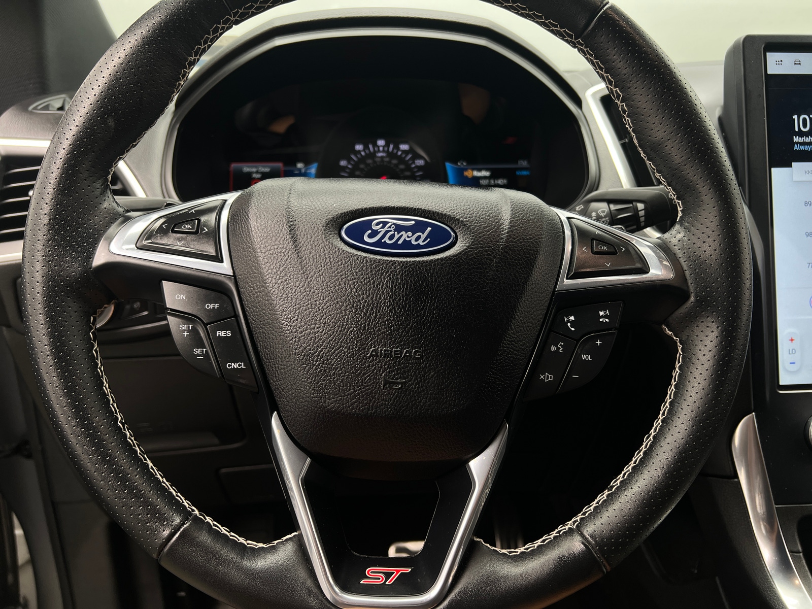 Thumbnail: 2023 Ford Edge - 4