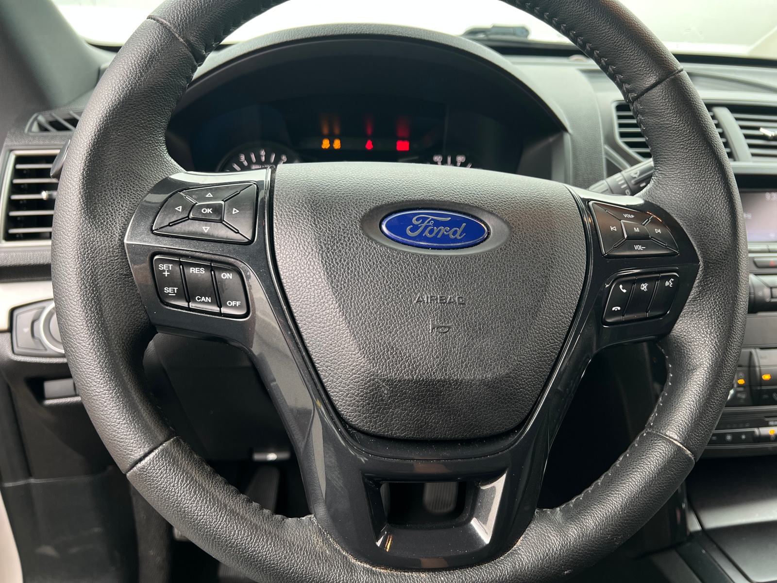 Thumbnail: 2018 Ford Explorer - 5