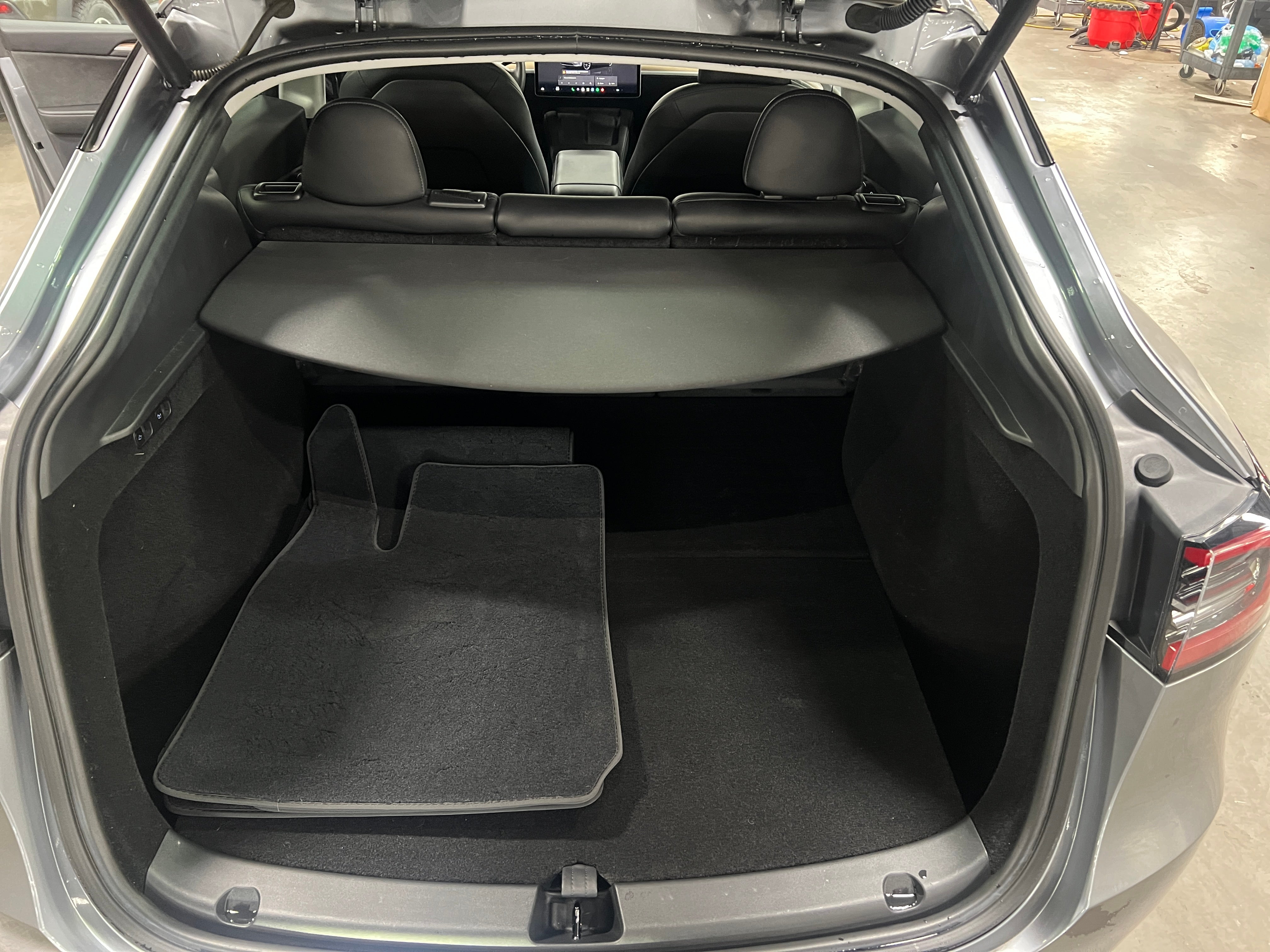 Used 2024 Tesla Model Y Long Range with VIN 7SAYGDEE1RA282688 for sale in Auburn, WA