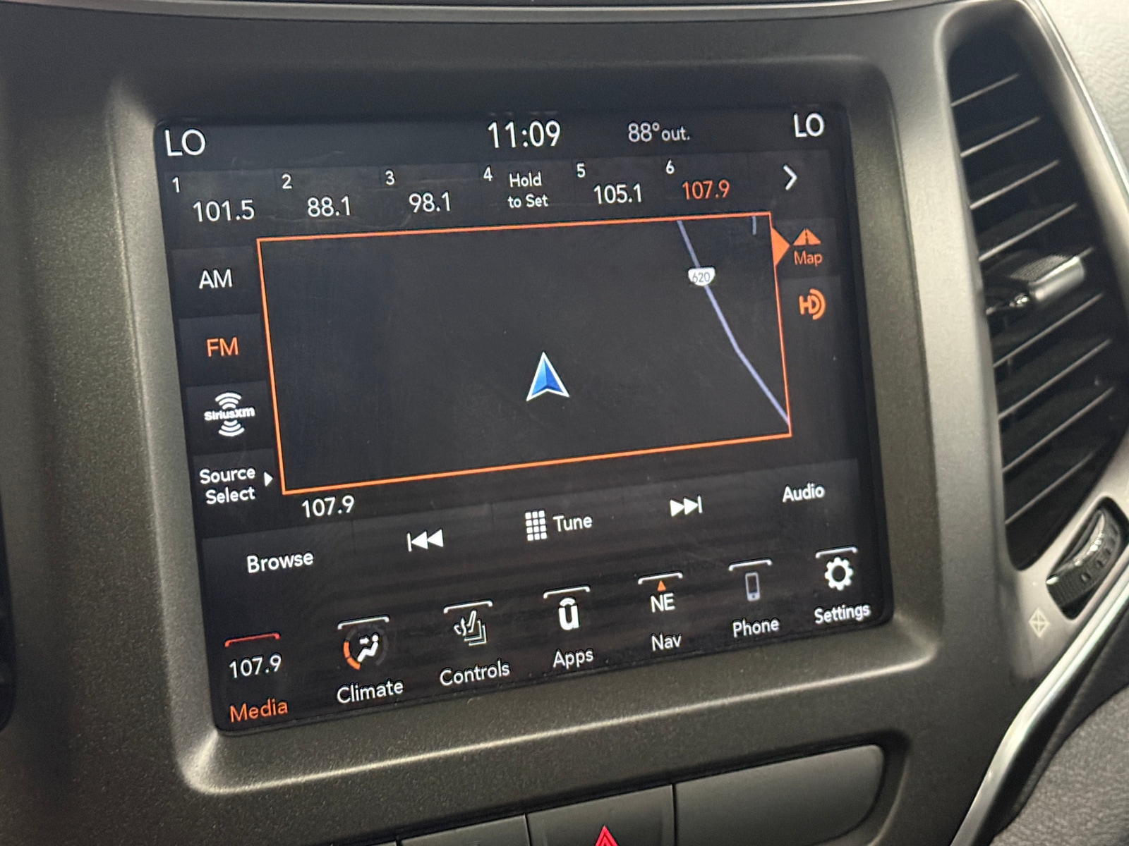 Thumbnail: 2020 Jeep Cherokee - 4