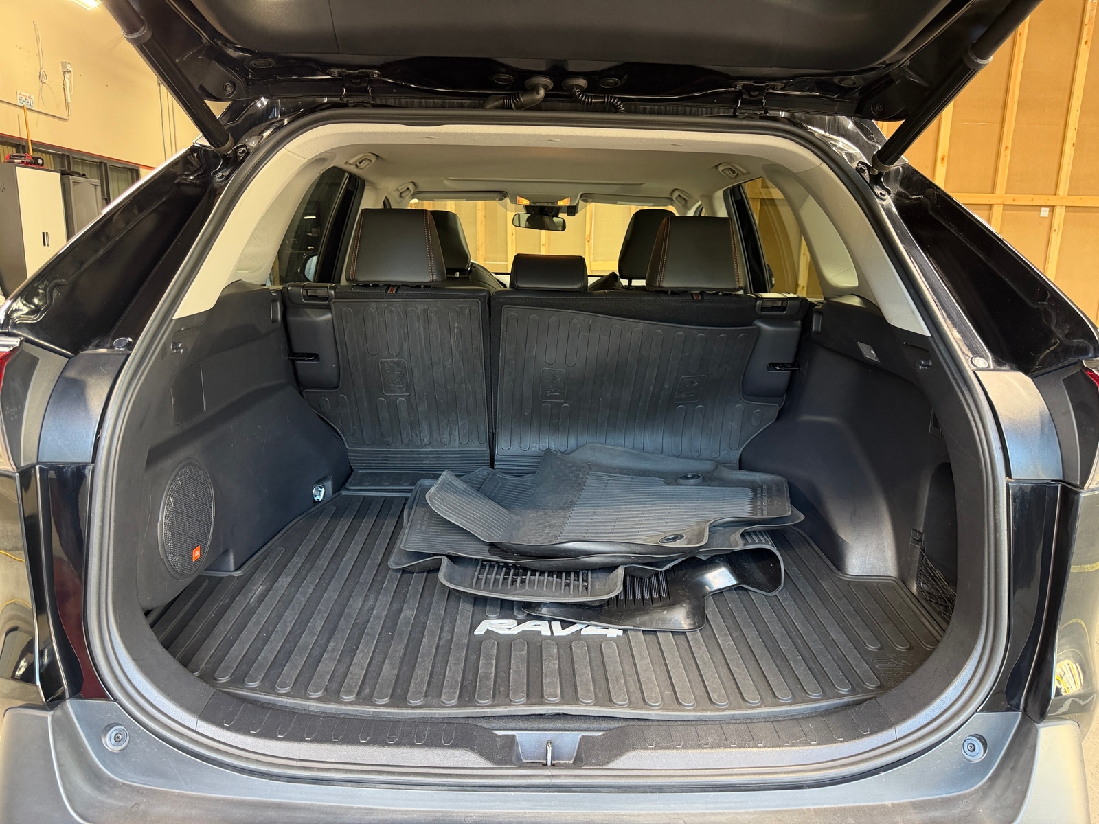 Thumbnail: 2019 Toyota RAV4 - 6