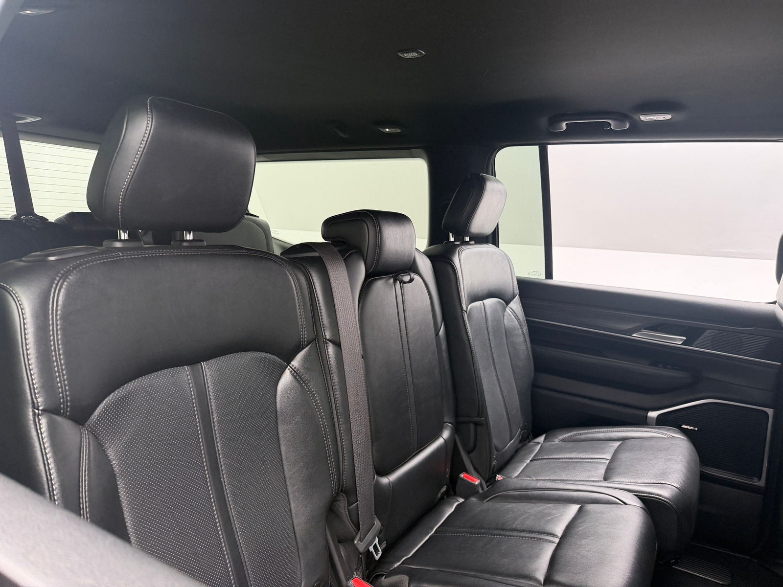 Thumbnail: 2024 Jeep Wagoneer - 5