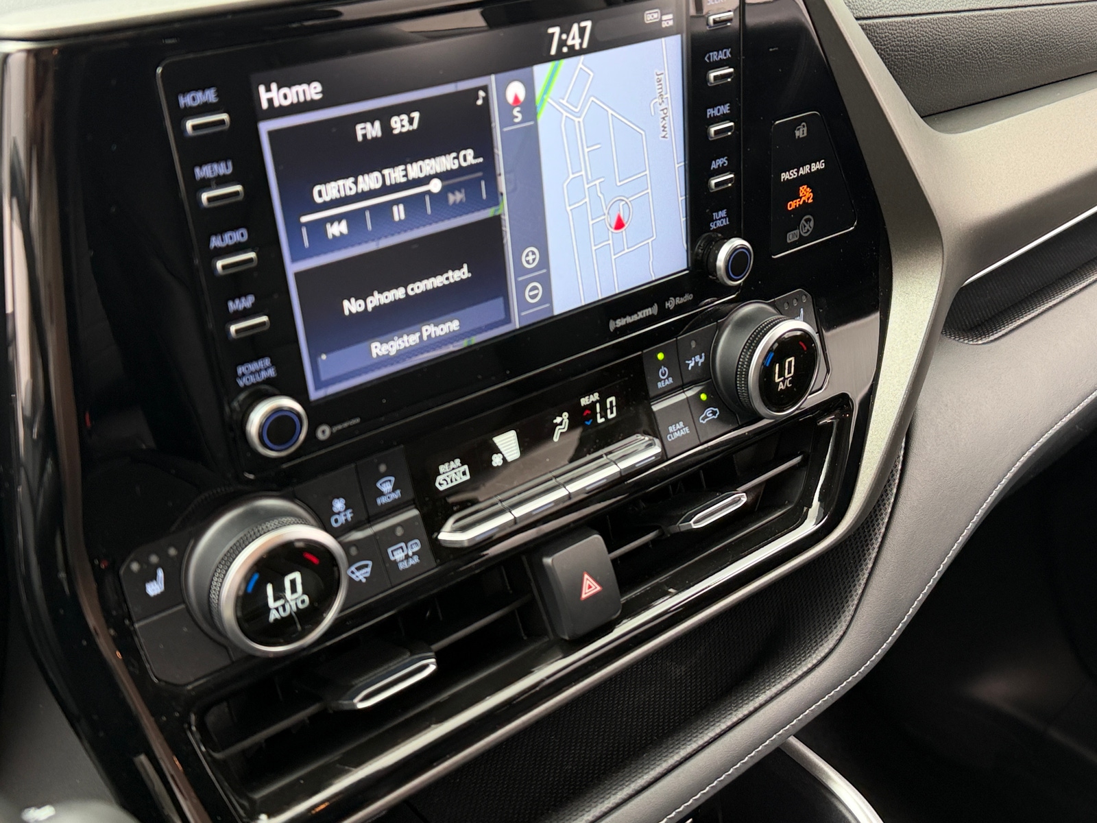 Thumbnail: 2021 Toyota Highlander - 3